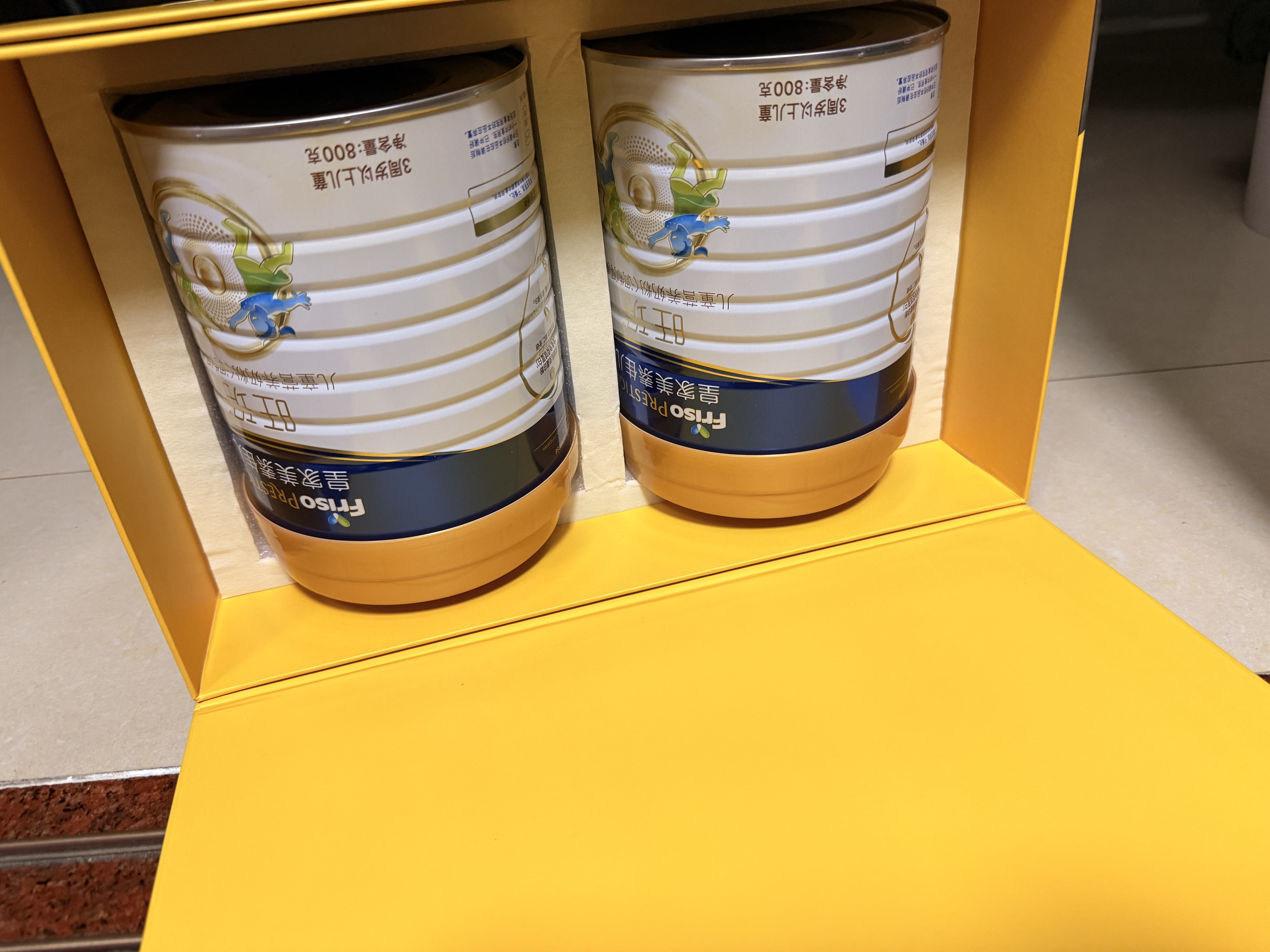 美素佳儿（Friso）皇家旺玥儿童营养奶粉3周岁以上儿童 800g*2罐小黄人联名光栅礼盒 实拍图