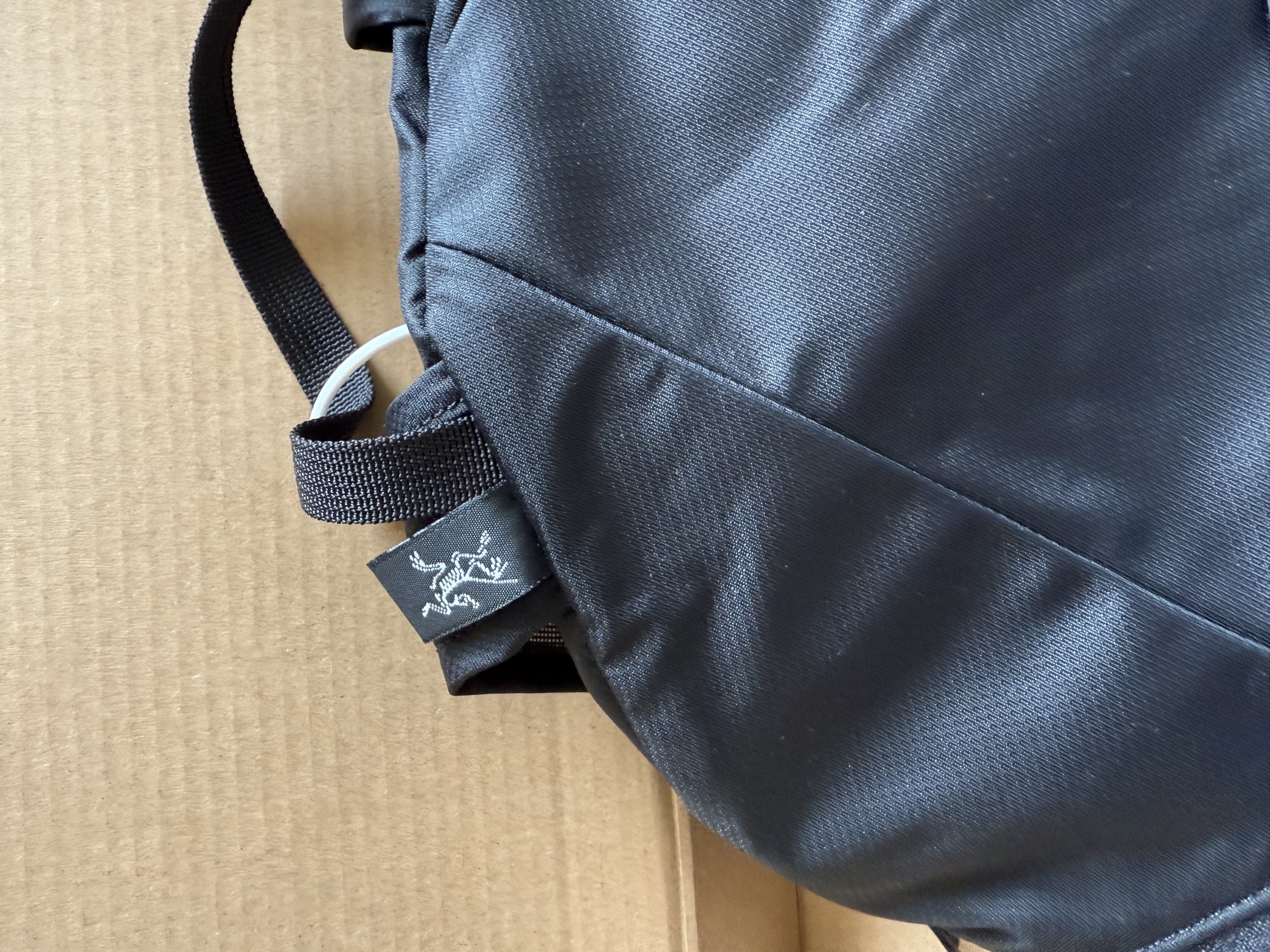 ARC'TERYX始祖鸟 HELIAD 15 BACKPACK 男女同款 背包 Black/黑色 均码 实拍图
