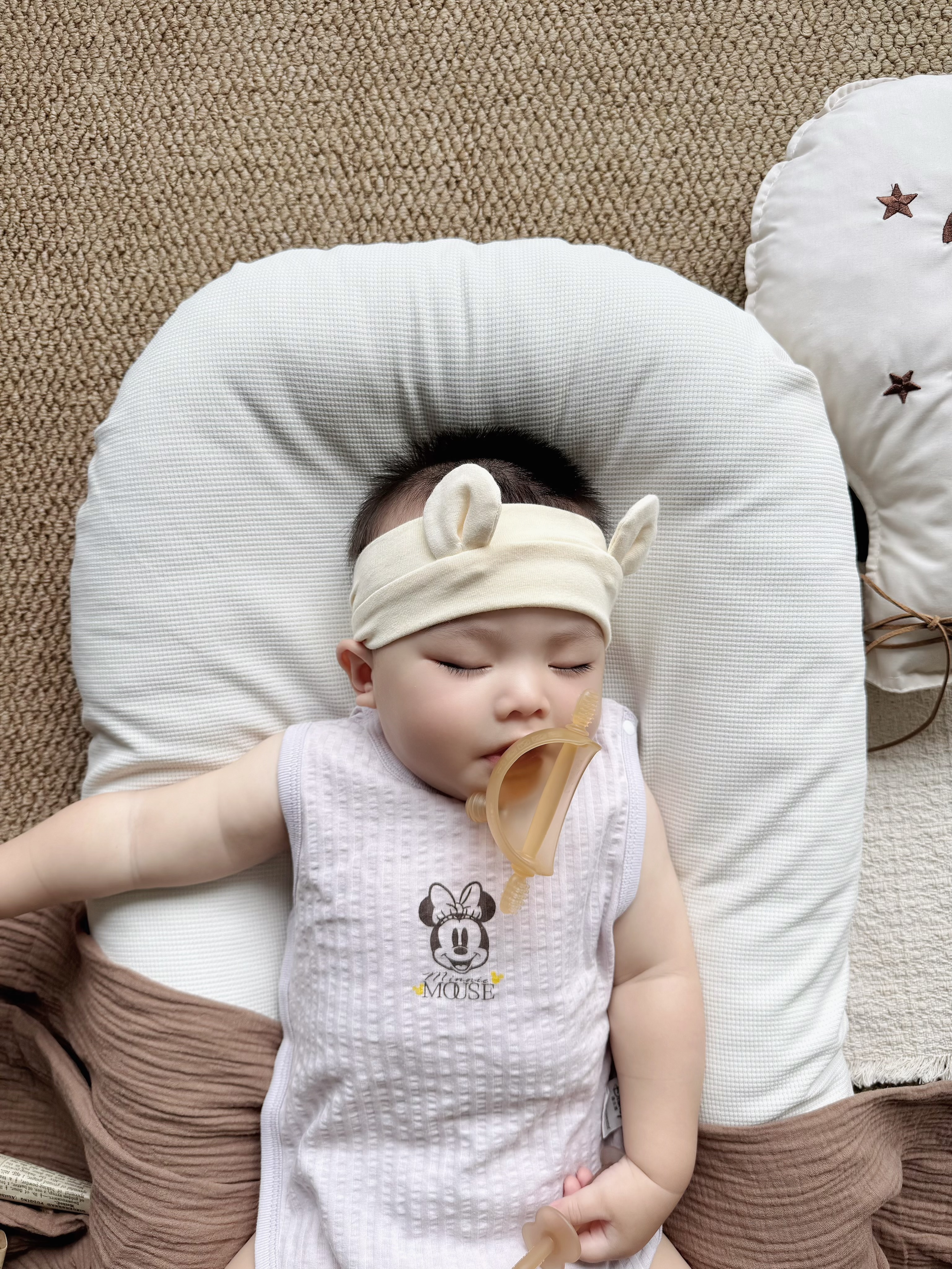 马博士婴儿牙胶小喇叭防吃手小月龄硅胶咬磨牙棒宝宝玩具蘑菇牙胶3件套 实拍图