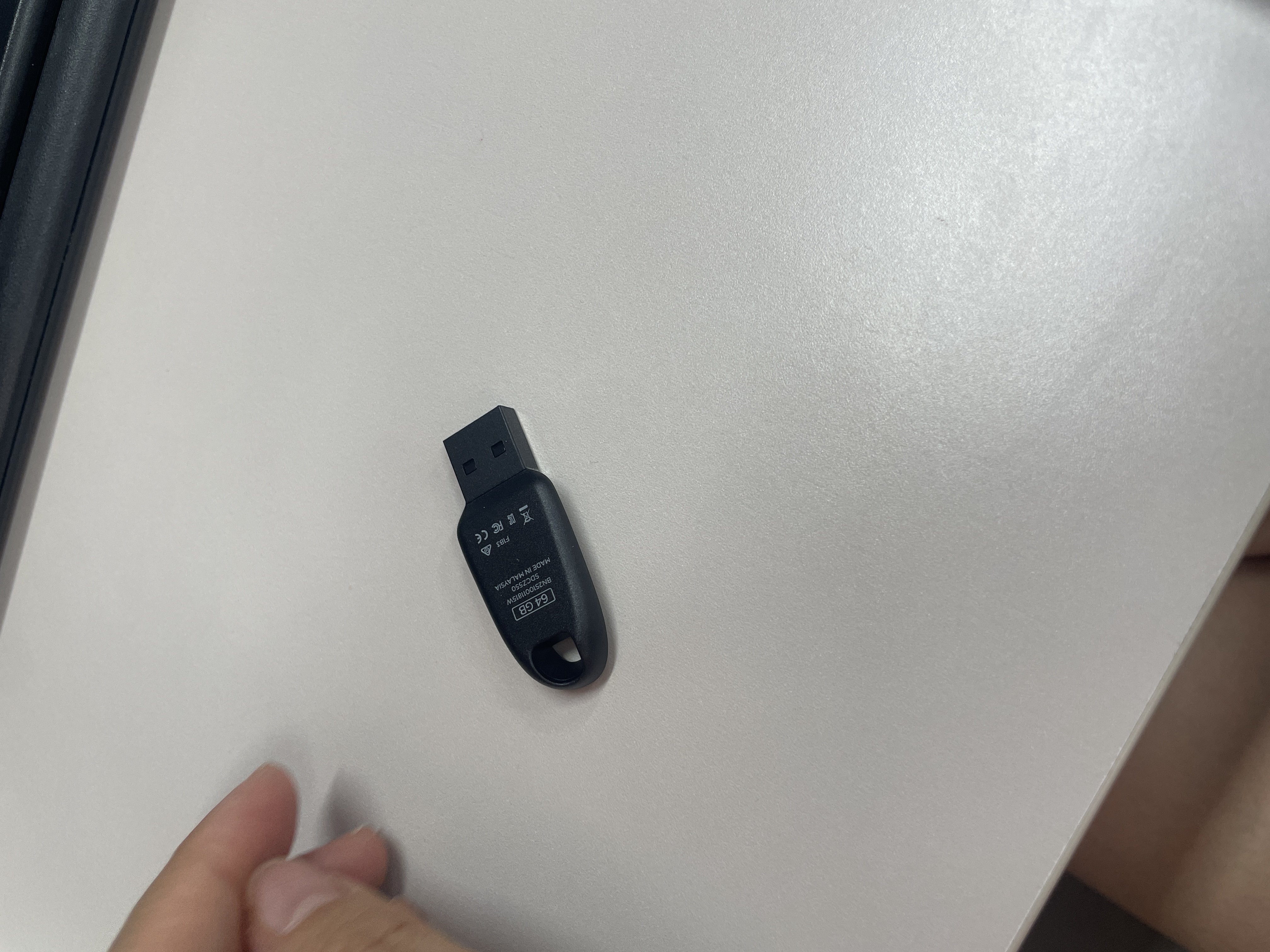 闪迪（SanDisk）64GB USB3.2 U盘 CZ550黑色 读速100MB/s 安全加密 数据恢复 学习办公电脑车载 高速大容量优盘 实拍图
