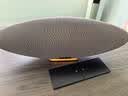 宝华韦健Zeppelin Pro 【价保30天】齐柏林飞艇6代无线HIFI有源蓝牙音箱B&W桌面音响 晨曦金+定制支架 实拍图