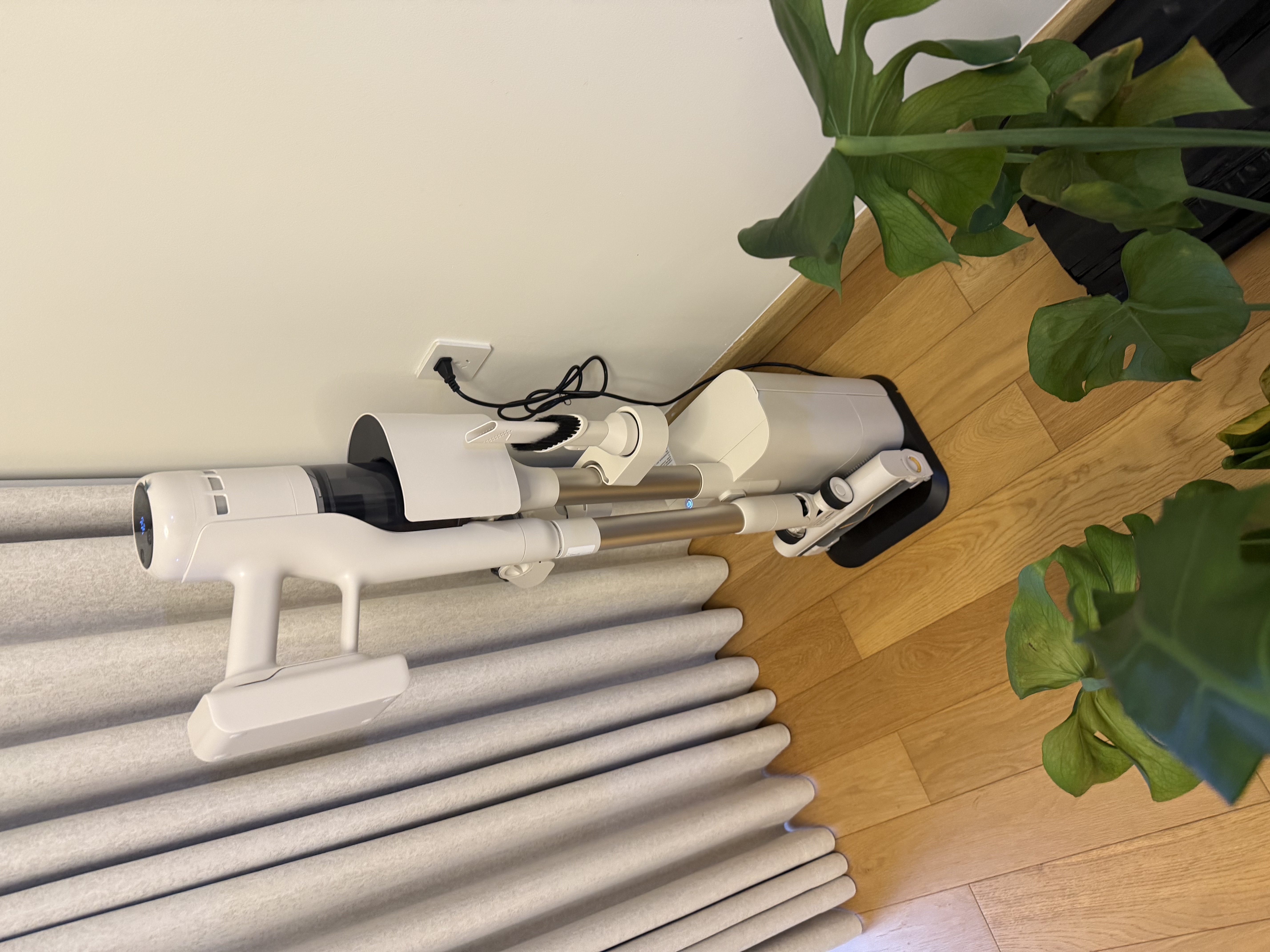 石头H50 Pro自集尘吸尘器【90天免倒尘】280AW吸力全链0缠毛绿光显尘家用无线除螨宠物一机多用 实拍图