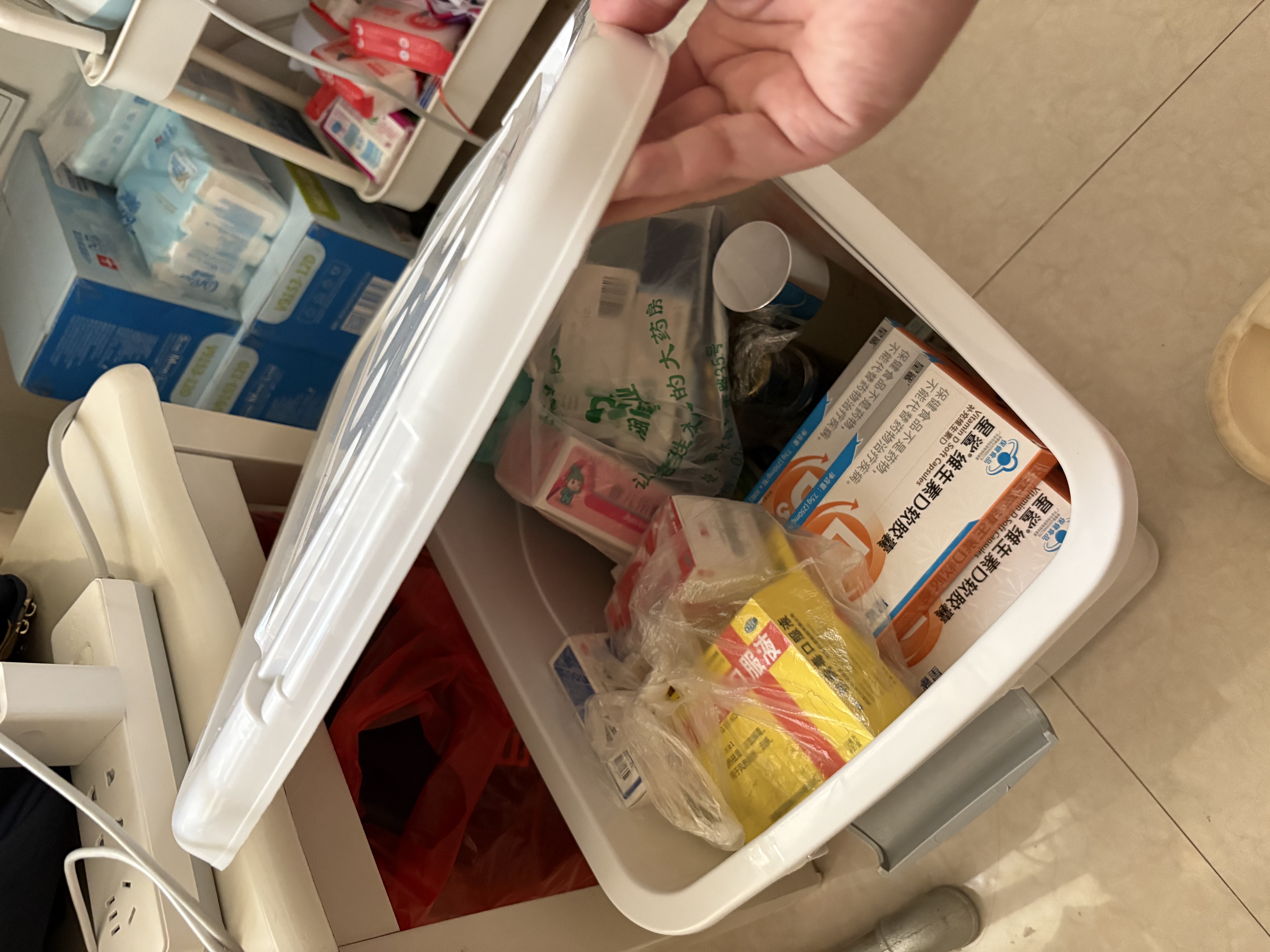 佳帮手收纳箱特大号衣服整理箱衣物被子储物箱塑料箱子收纳盒物流周转箱 【包邮】梨花白 25L-床单【47.5*35*28cm】2扣4轮 实拍图