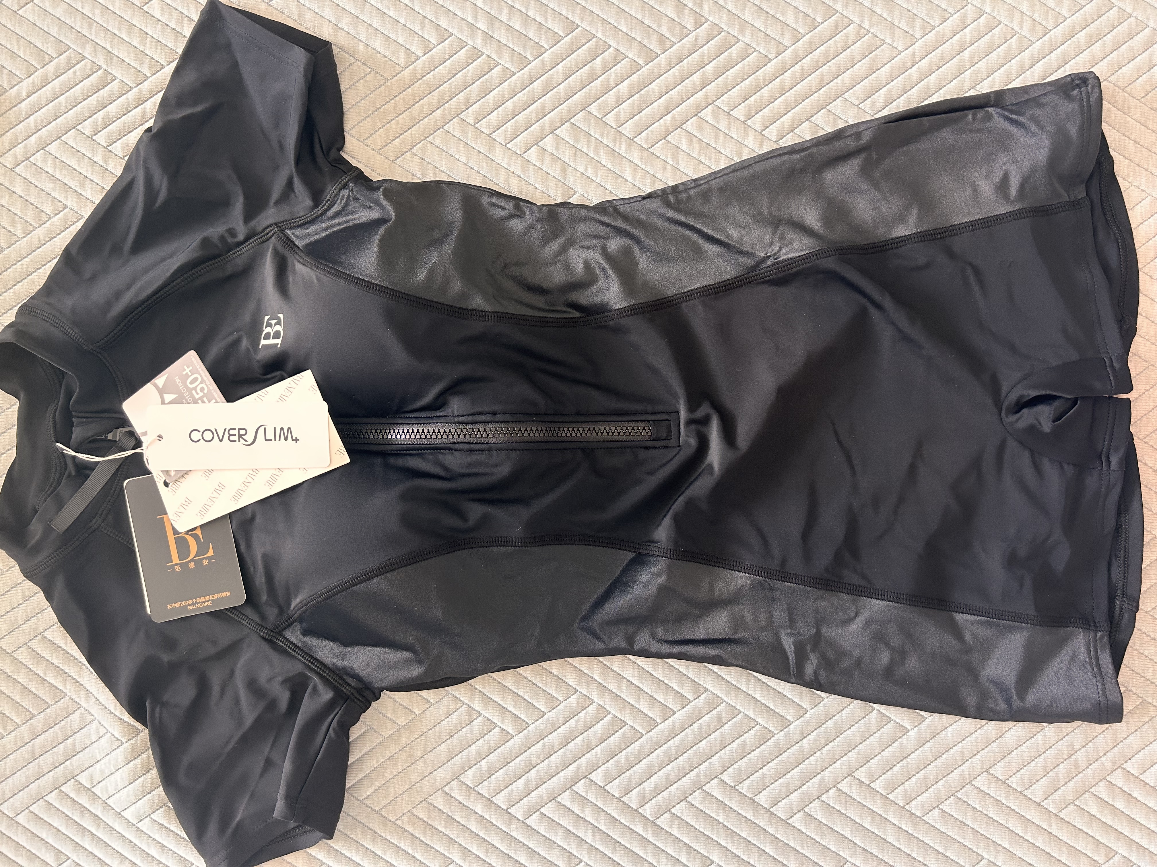 范德安（BALNEAIRE）女士连体泳衣高端防晒专业竞速平角拉链保守显瘦 61350 极夜黑 M 实拍图