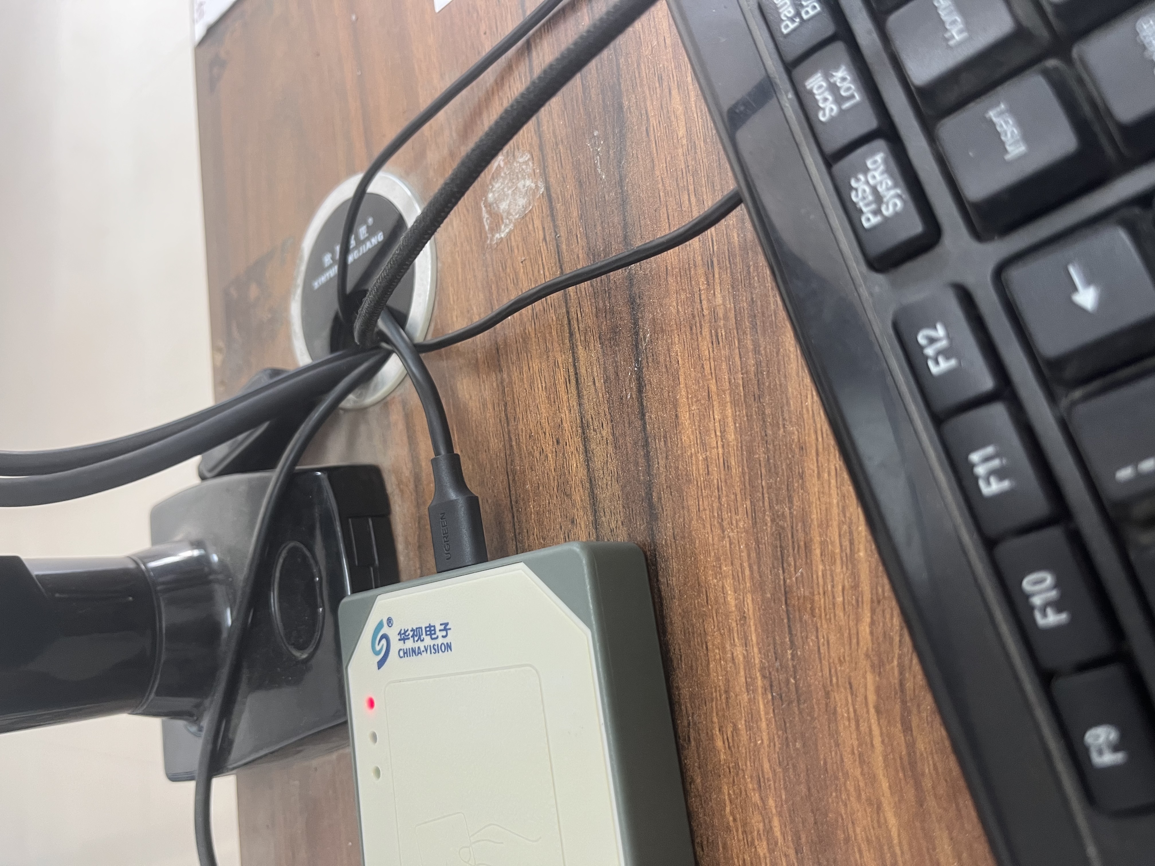 绿联USB2.0数据线公对公 移动硬盘盒高速传输双公头连接线 笔记本接散热器机顶盒 1米 黑 10309 实拍图
