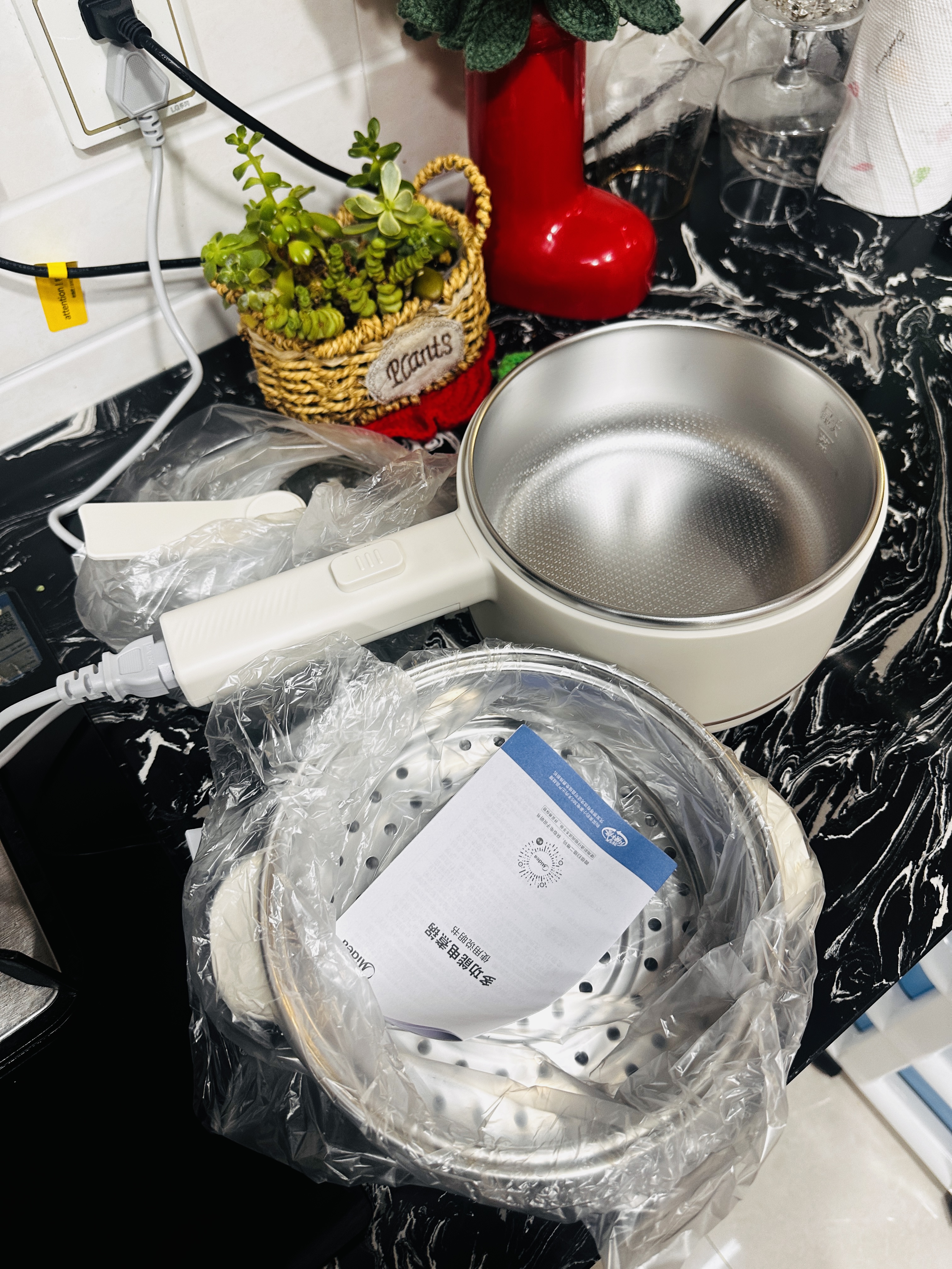 美的（Midea）电煮锅 小电锅 不锈钢0涂层电热锅 宿舍小锅多功能锅 1.6L学生寝室一体泡面小火锅XZC2017G 配蒸笼 实拍图
