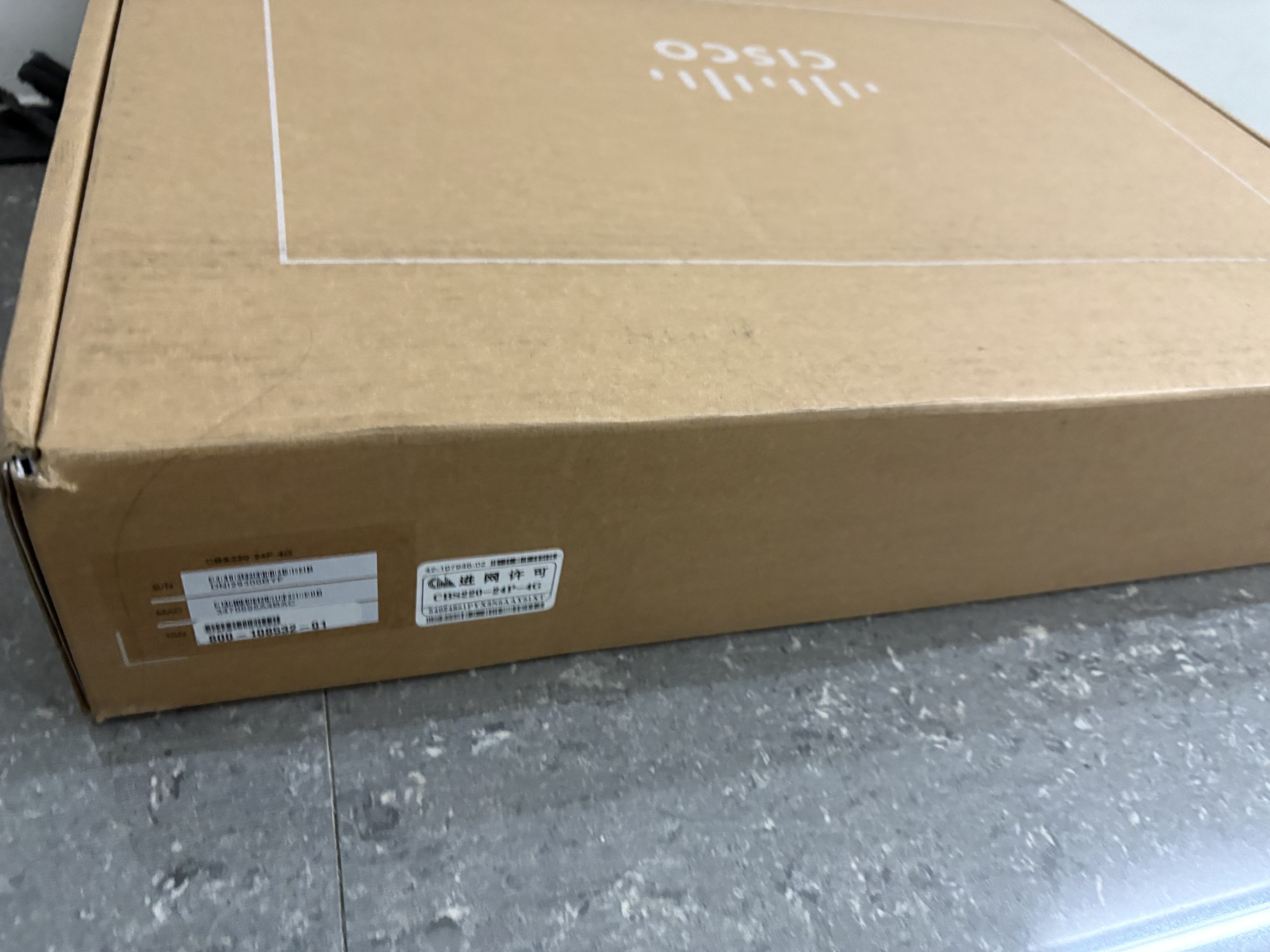 思科24口千兆交换机 网管企业级交换器 网络网线分线器分流器CBS220-24P-4G 实拍图