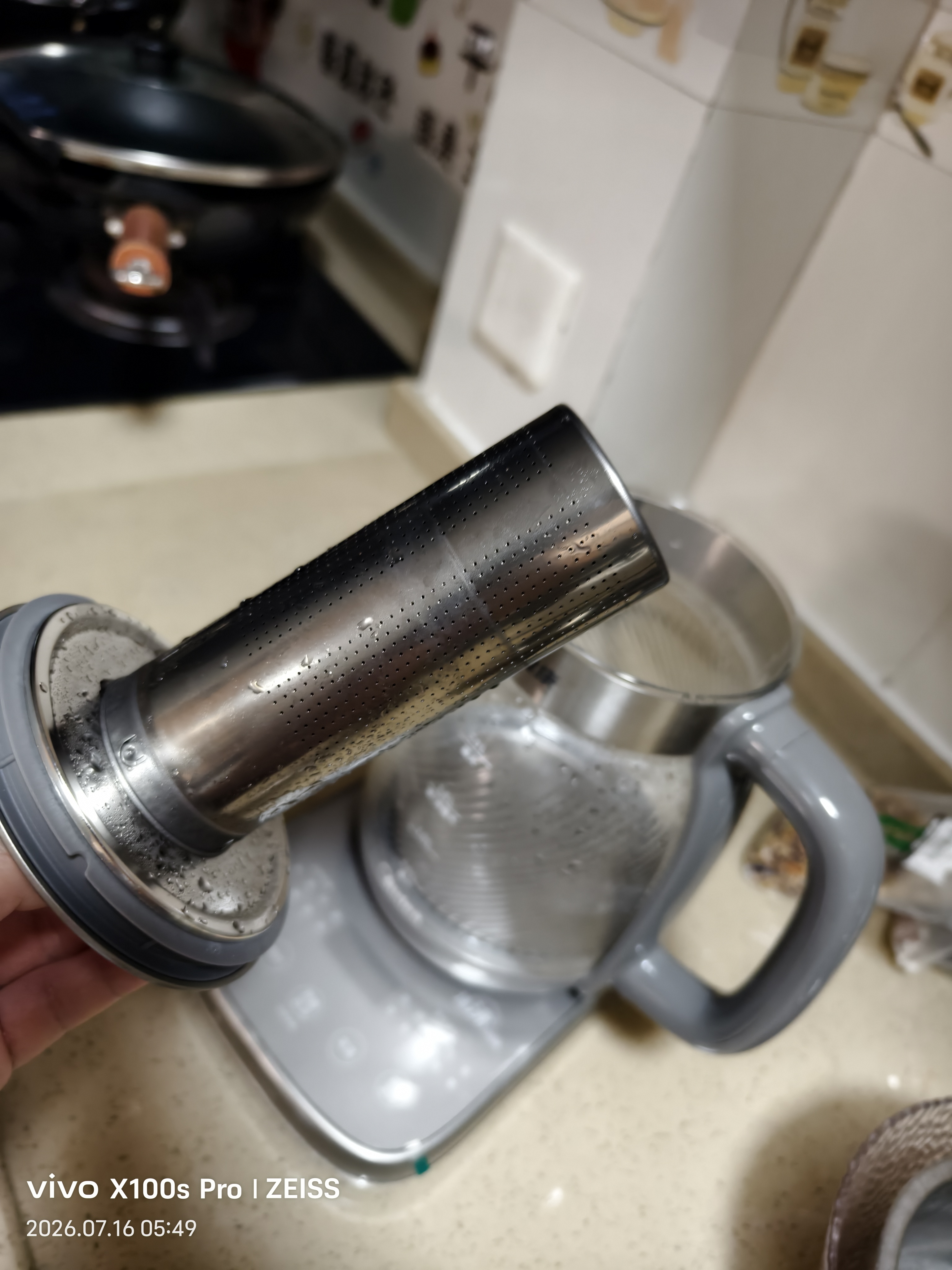 美的（Midea）纯钛0涂层养生壶 烧水壶 恒温家用 全自动一体电热水壶煮茶器 2000W纯钛发热盘+纯钛茶篮 2L 实拍图