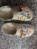 卡骆驰（CROCS）【采销直播】贝雅卡骆班洞洞鞋轻便耐磨一脚蹬休闲鞋|205089 冬日白/彩色-1LI 40 (250mm) 实拍图