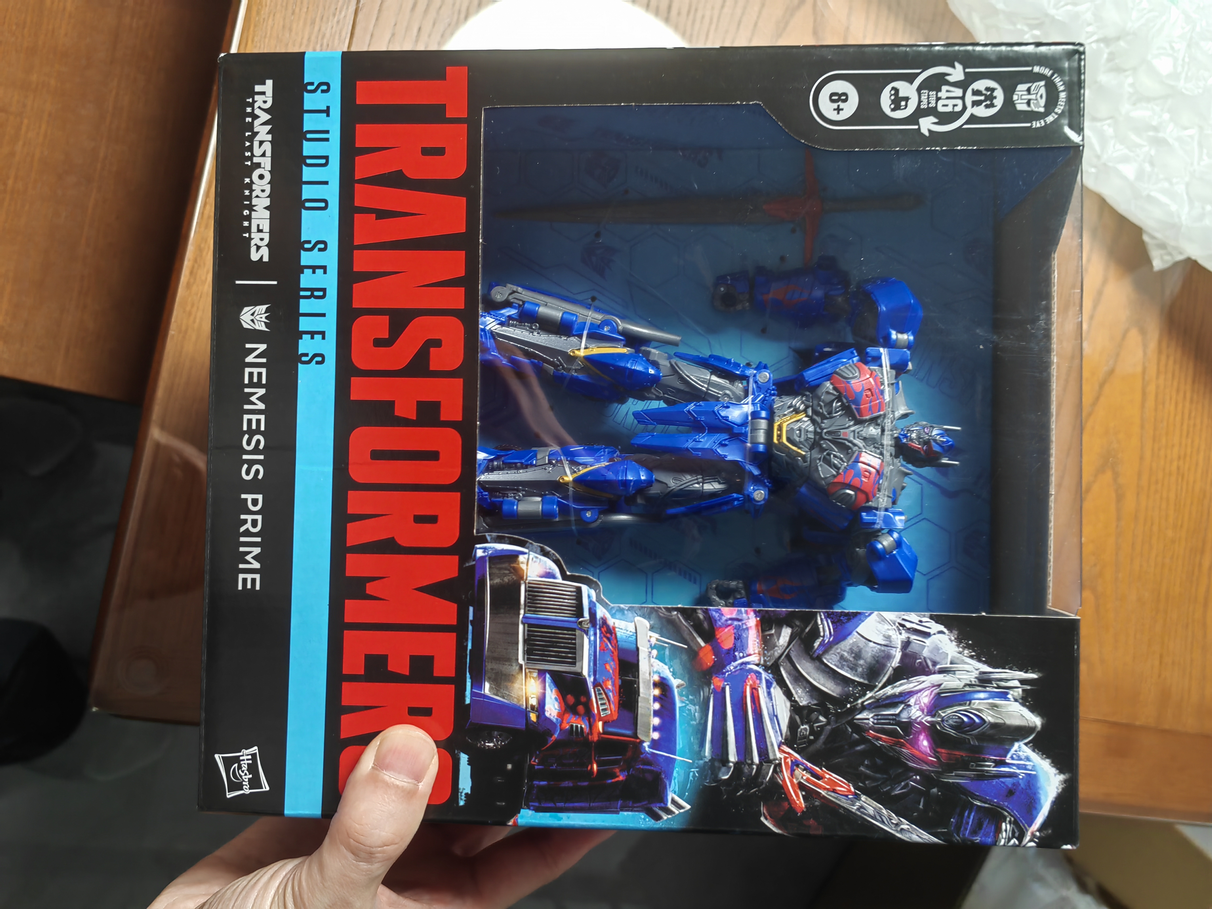 变形金刚（Transformers）七夕情人节礼物工作室系列领袖级《最后的骑士》黑化擎天柱G1905 实拍图