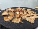 探险者（TAN XIAN ZHE）围炉煮茶烤盘烧烤盘烤肉盘韩式烤肉煎烤盘卡式炉家用麦饭石烤肉锅 30CM明火款【榉木防烫把手】 实拍图