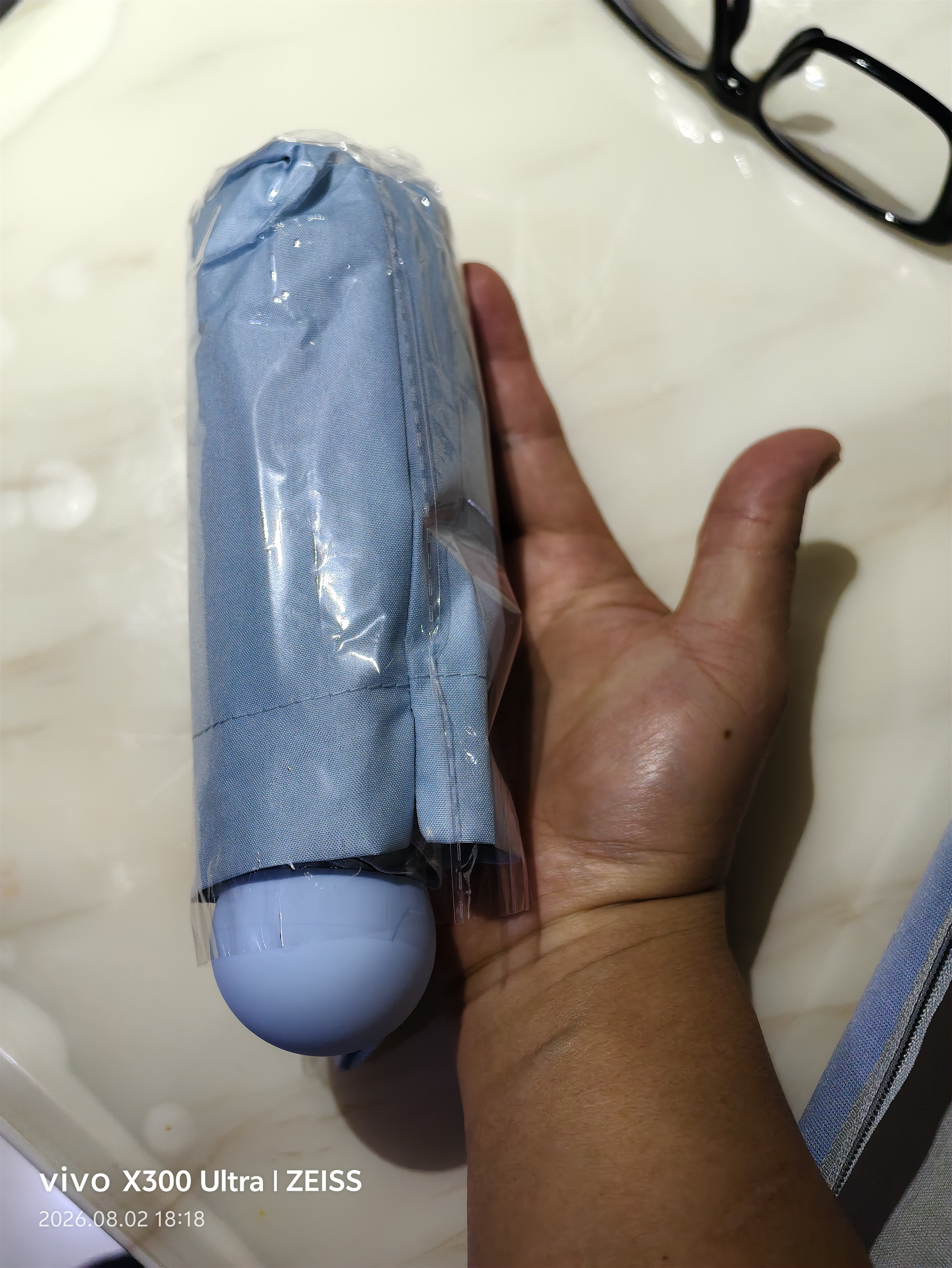 印象城迷你胶囊伞黑胶防晒防紫外线遮阳伞轻小便携太阳伞晴雨两用 天蓝 实拍图