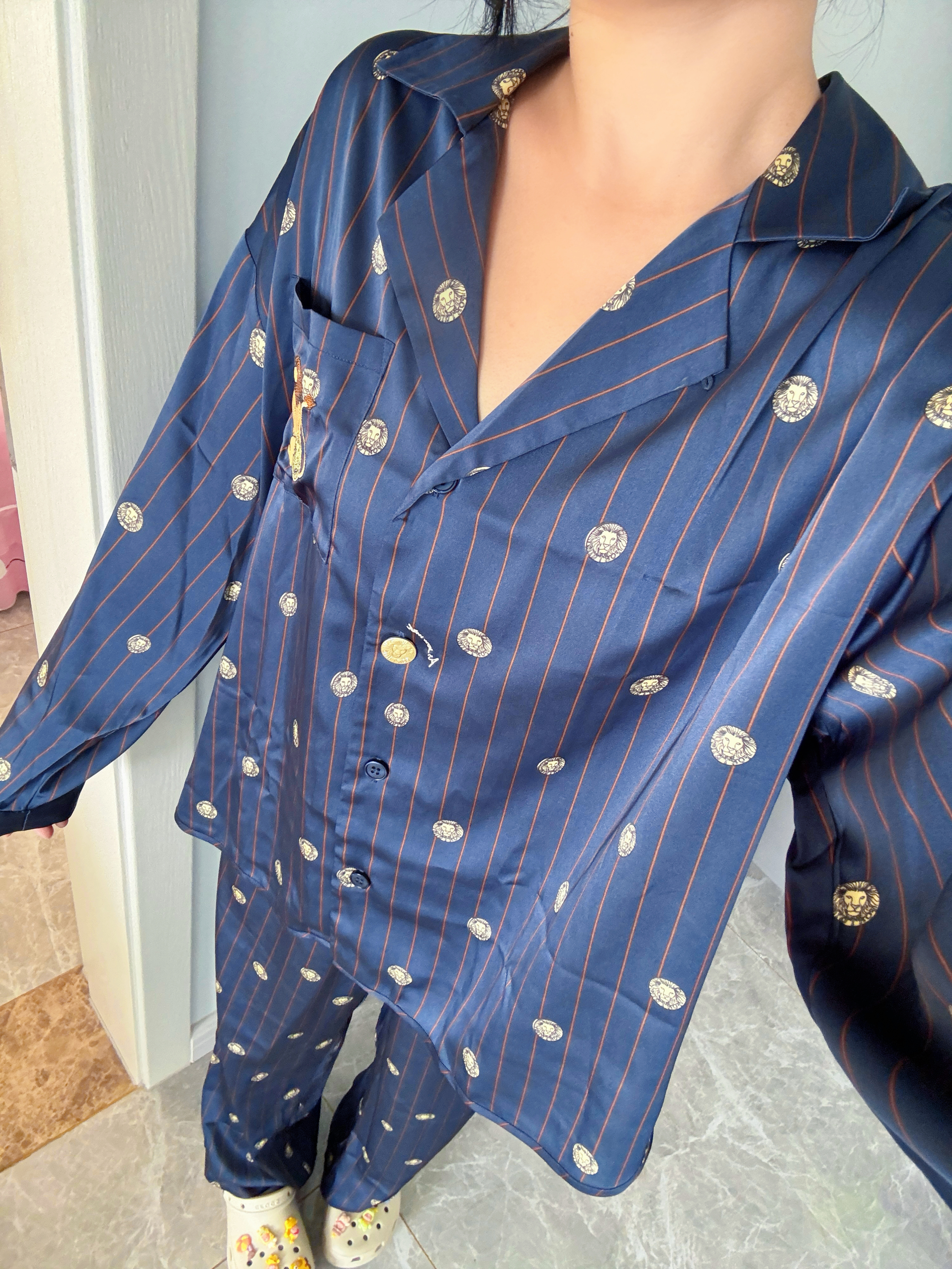 野兽派家居（tbh）都市野兽狮子星光缎家居服套装四季可外穿情侣睡衣礼物 狮子星光缎长款家居服 许愿币 XS 实拍图