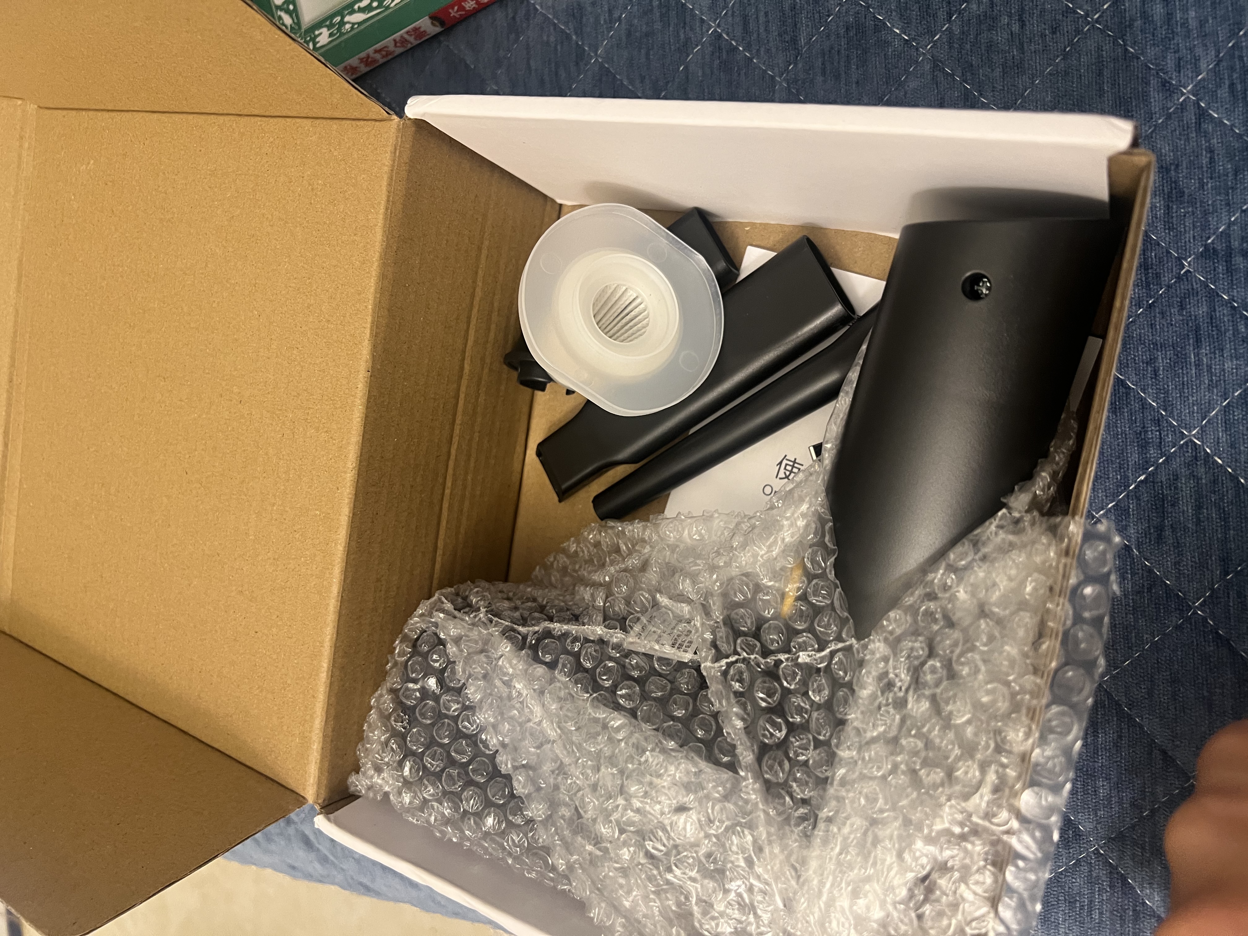 志高（CHIGO）车载吸尘器家用大吸力无线手持小型汽车用桌面便携新能源除尘机 实拍图