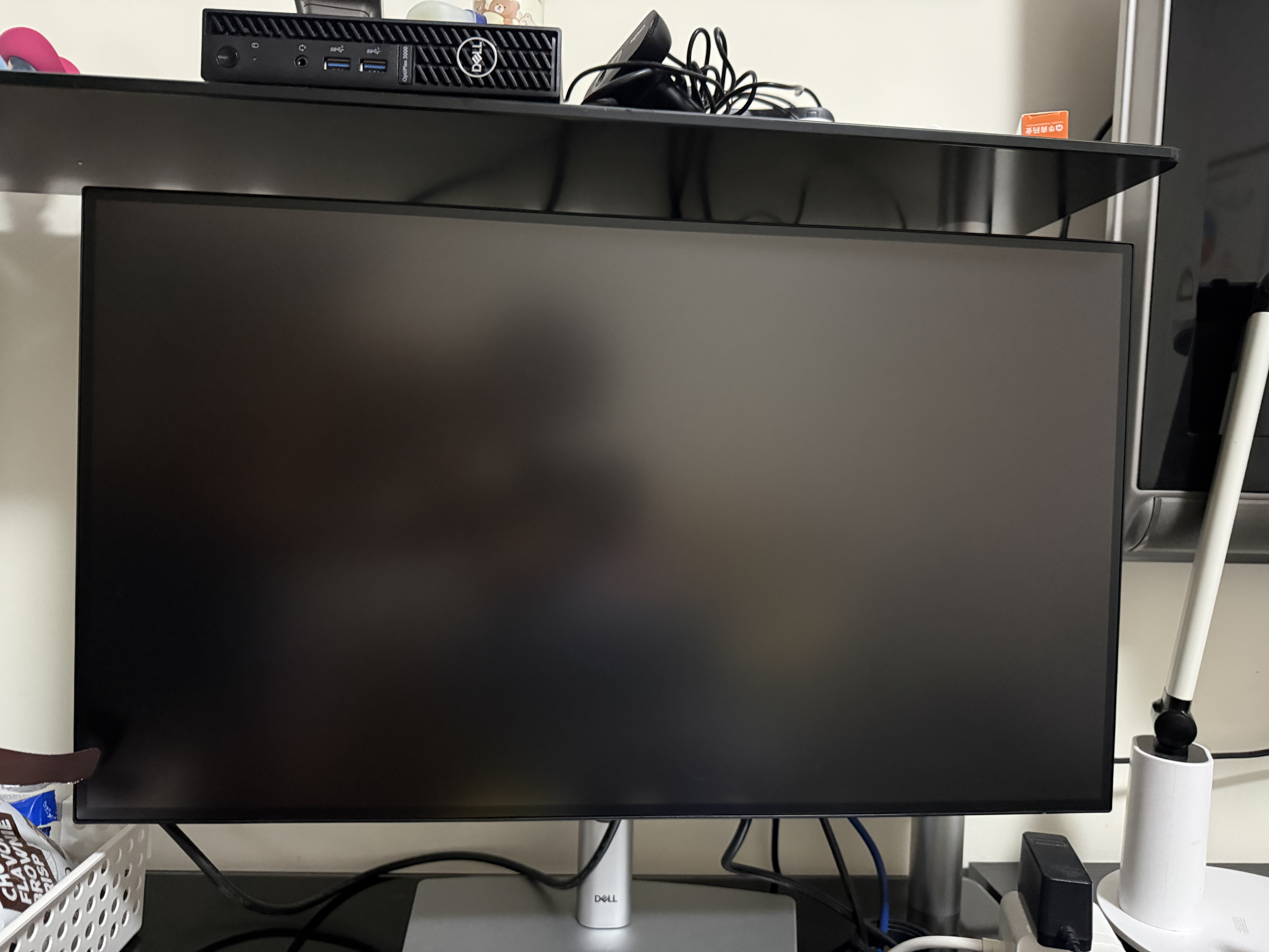 戴尔（DELL）UltraSharp 27英寸 2K显示器 IPS Black 120Hz 高刷 Type-C 15W手机充电 旋转升降 U2724D 实拍图