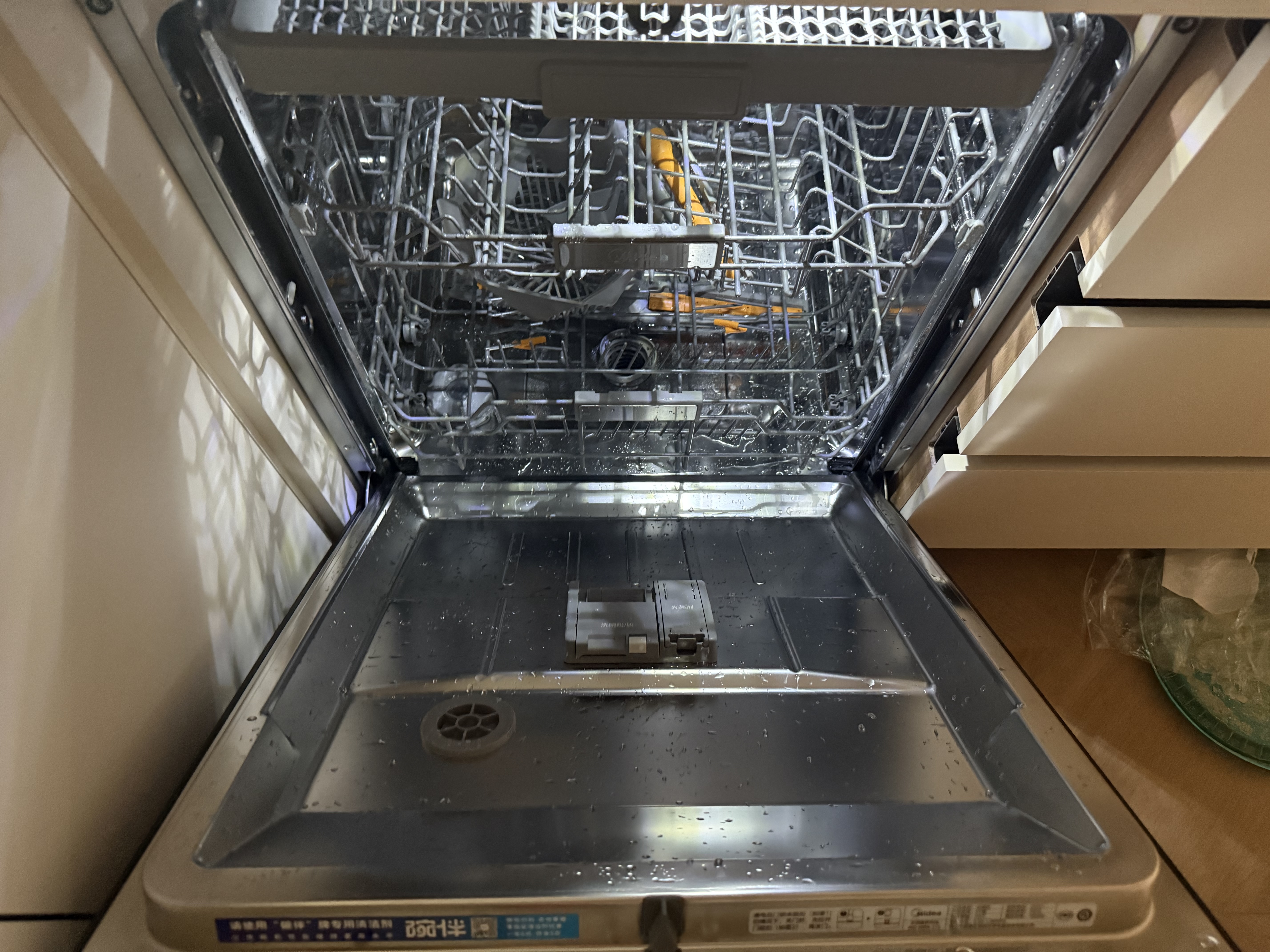 美的（Midea）【小西梅X7黑】新一级水效 洗碗机嵌入式150升以上 万向喷臂 105℃热风烘干 晶焰速干 实拍图