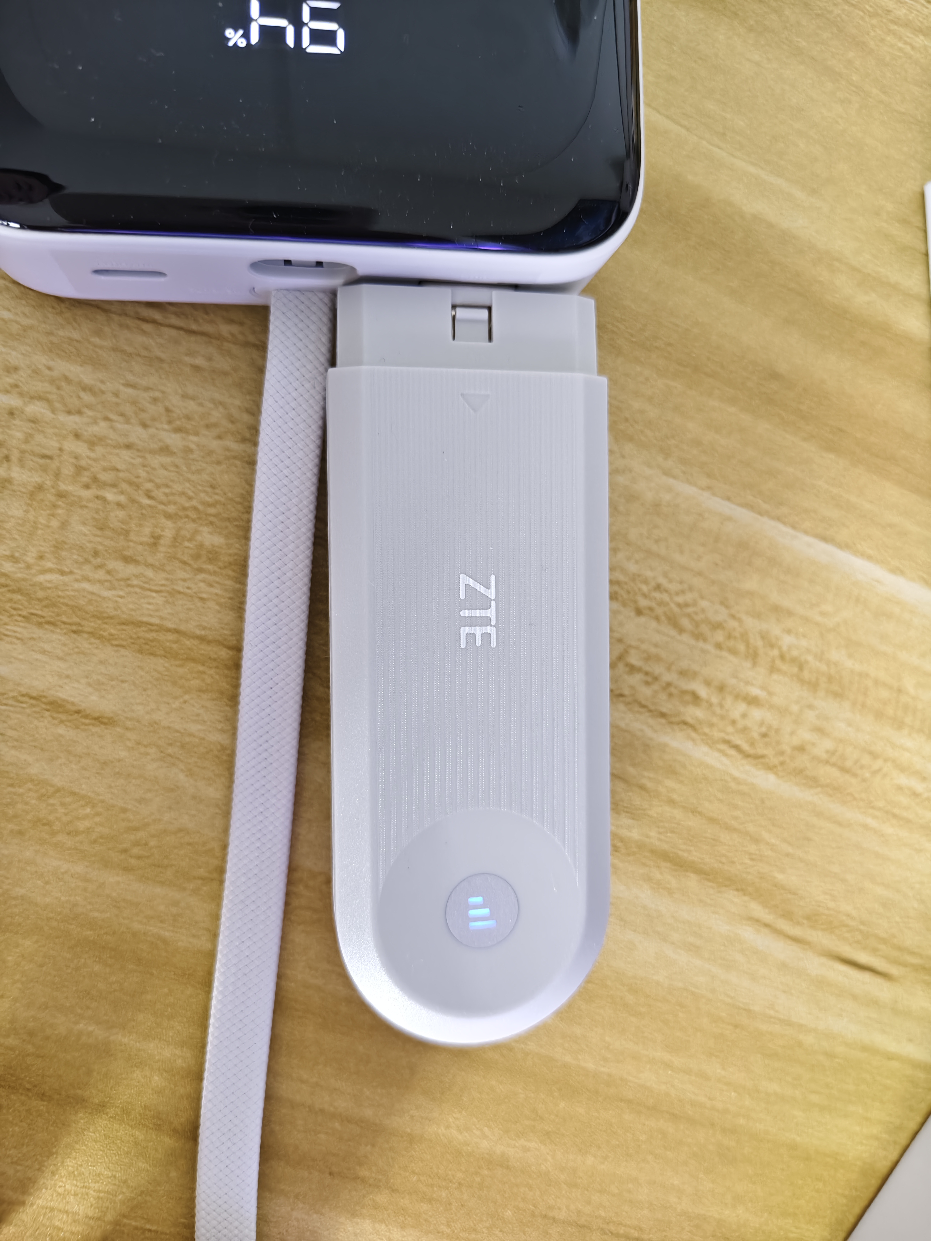 中兴（ZTE）F40 5G RedCap随身wifi6免插卡轻量化5G移动wifi无线网便携路由器热点笔记本电脑上网流量2026款 实拍图