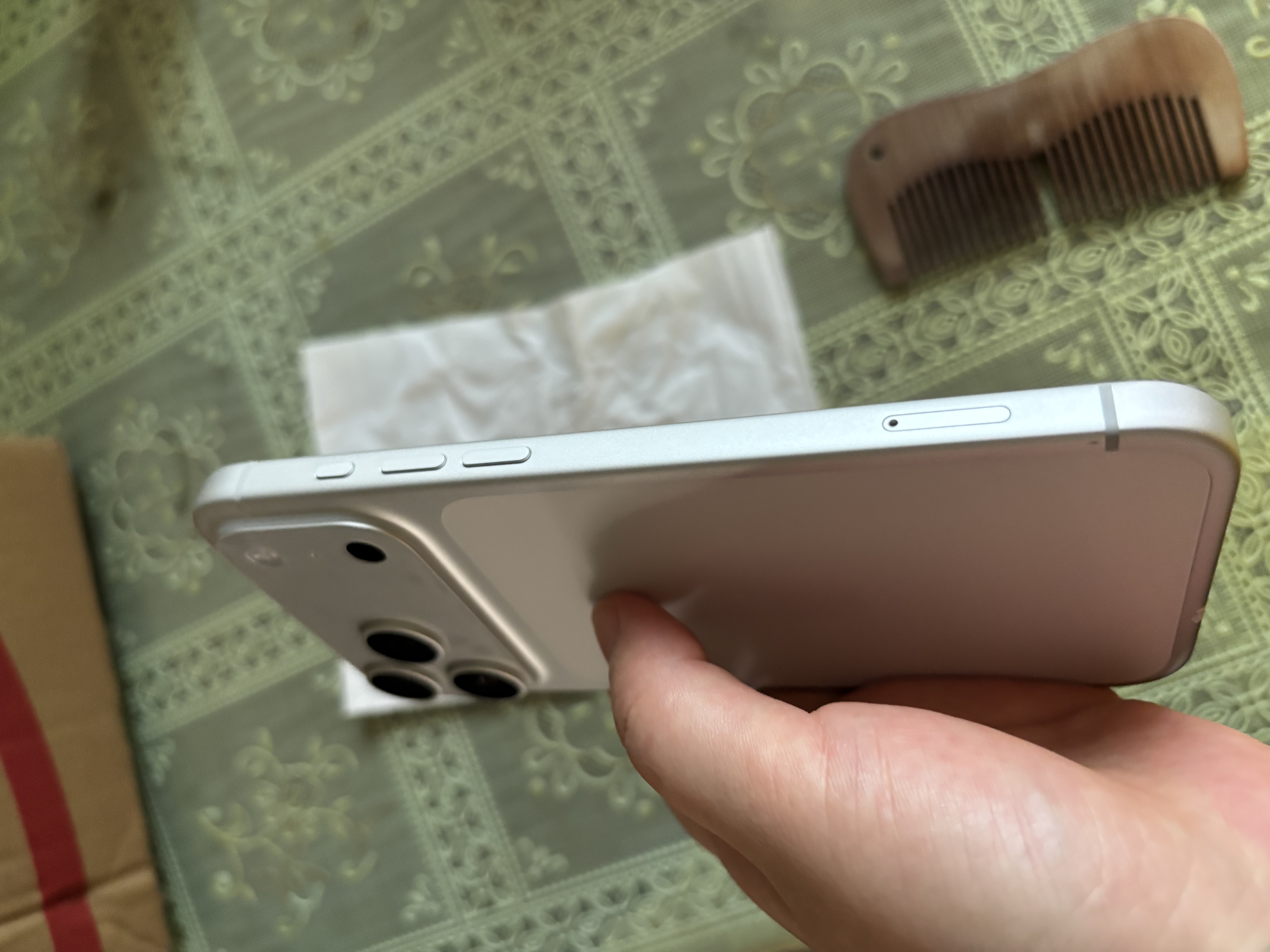 【8成新】Apple/苹果 iPhone 17 Pro Max 256GB 银色 支持移动联通电信5G 双卡双待手机【自营退货】 实拍图