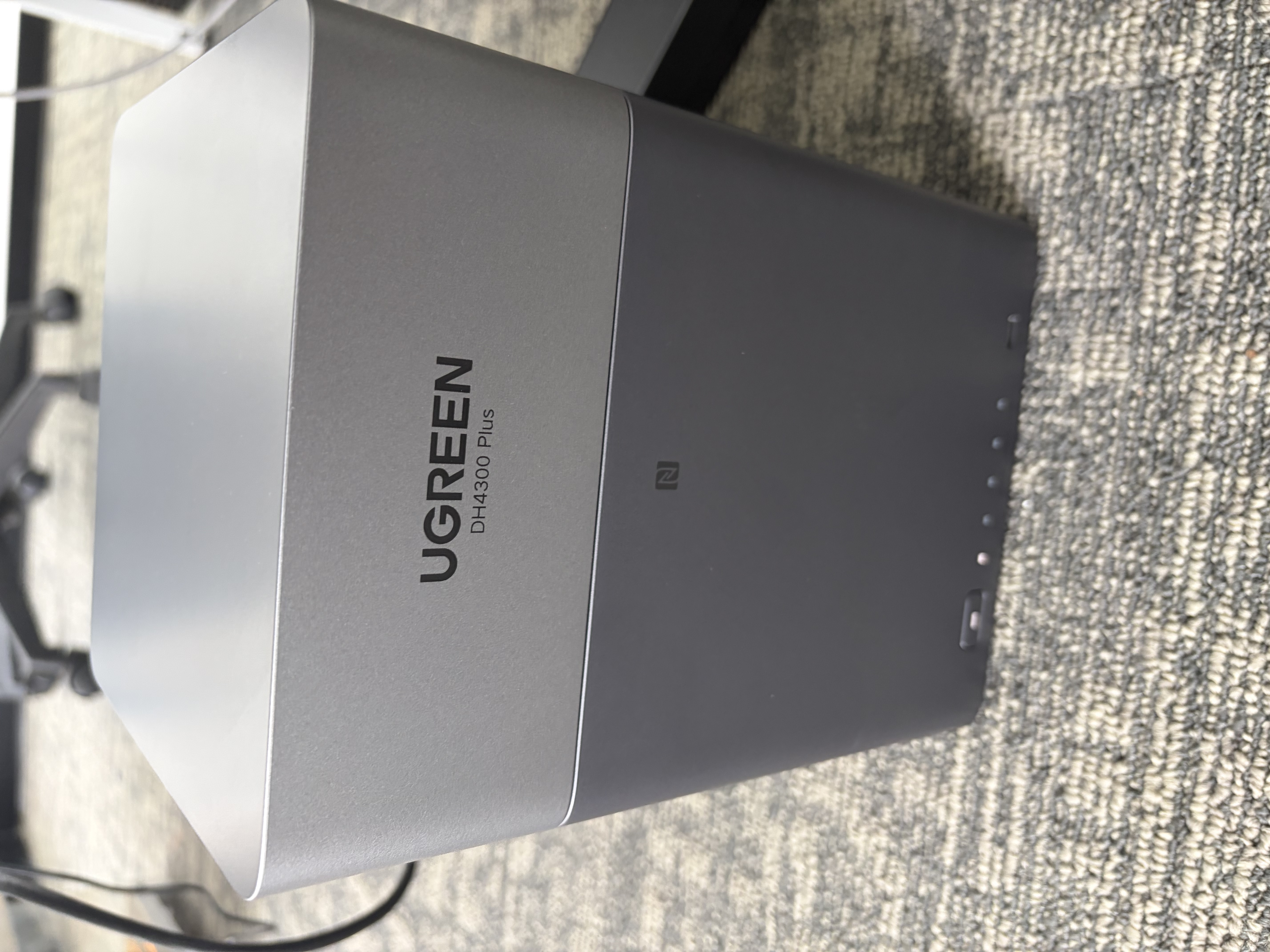 绿联私有云DH4300 Plus 8G版8T四盘位NAS智能家庭存储个人云硬盘网络服务器手机NFC连接AI相册平板扩容 实拍图