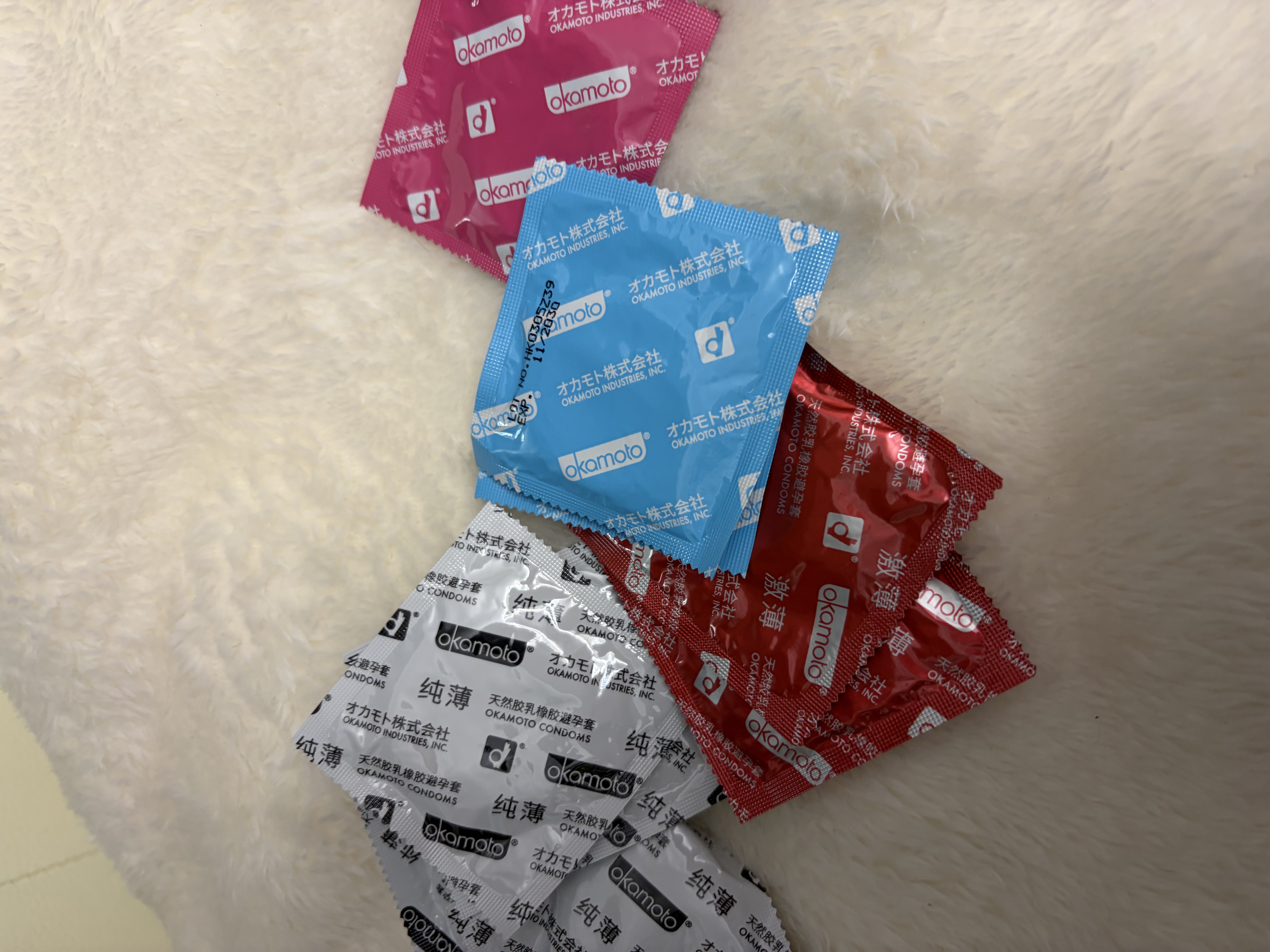 冈本（OKAMOTO）避孕套 超薄鎏金礼盒装22片 润滑裸感男女用安全套套成人计生用品 实拍图