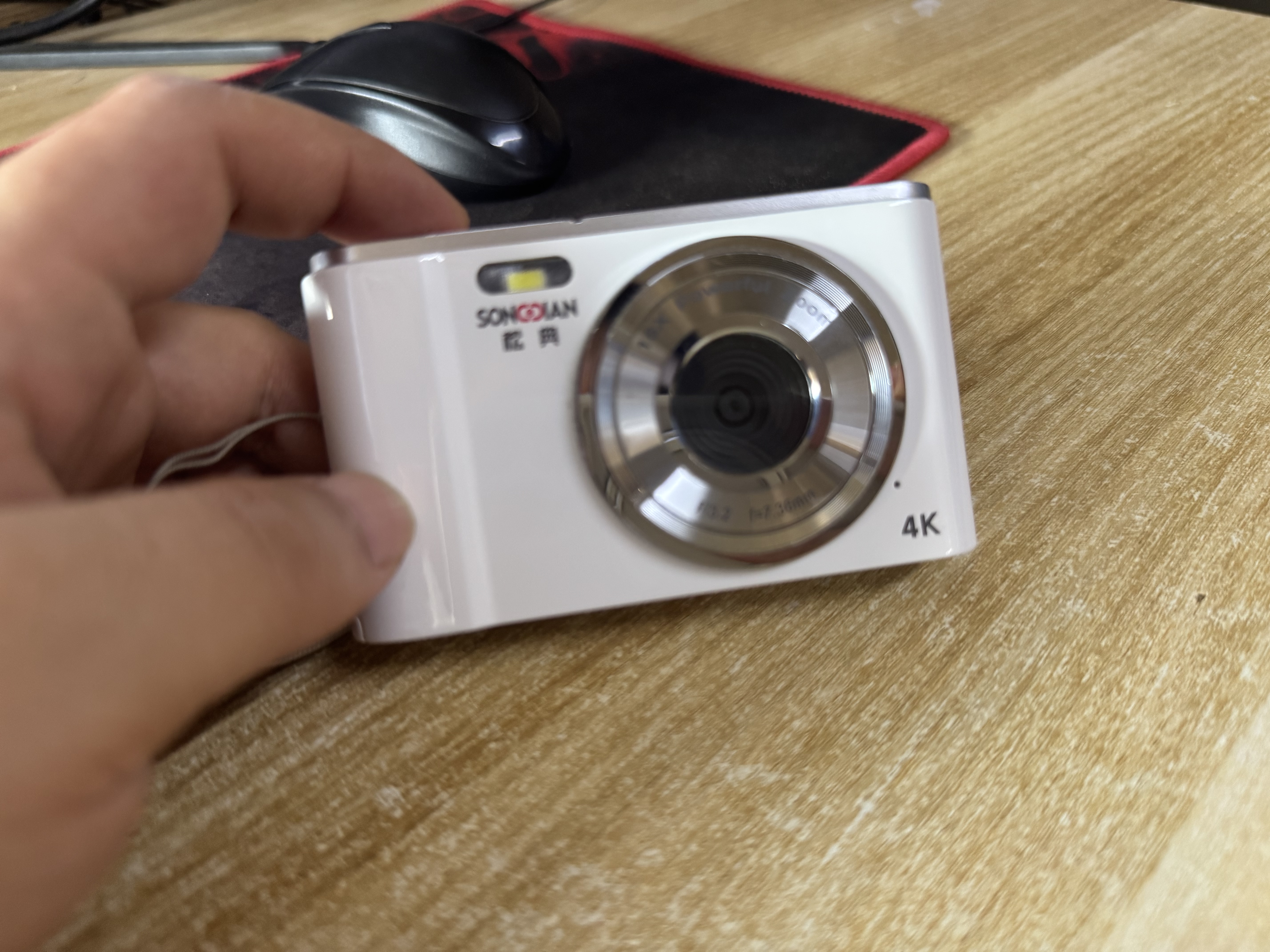 松典（SONGDIAN）数码学生相机便携取代CCD卡片机vlog高清入门级照相机dc302 经典黑 【AF对焦】旗舰版+16G内存 实拍图