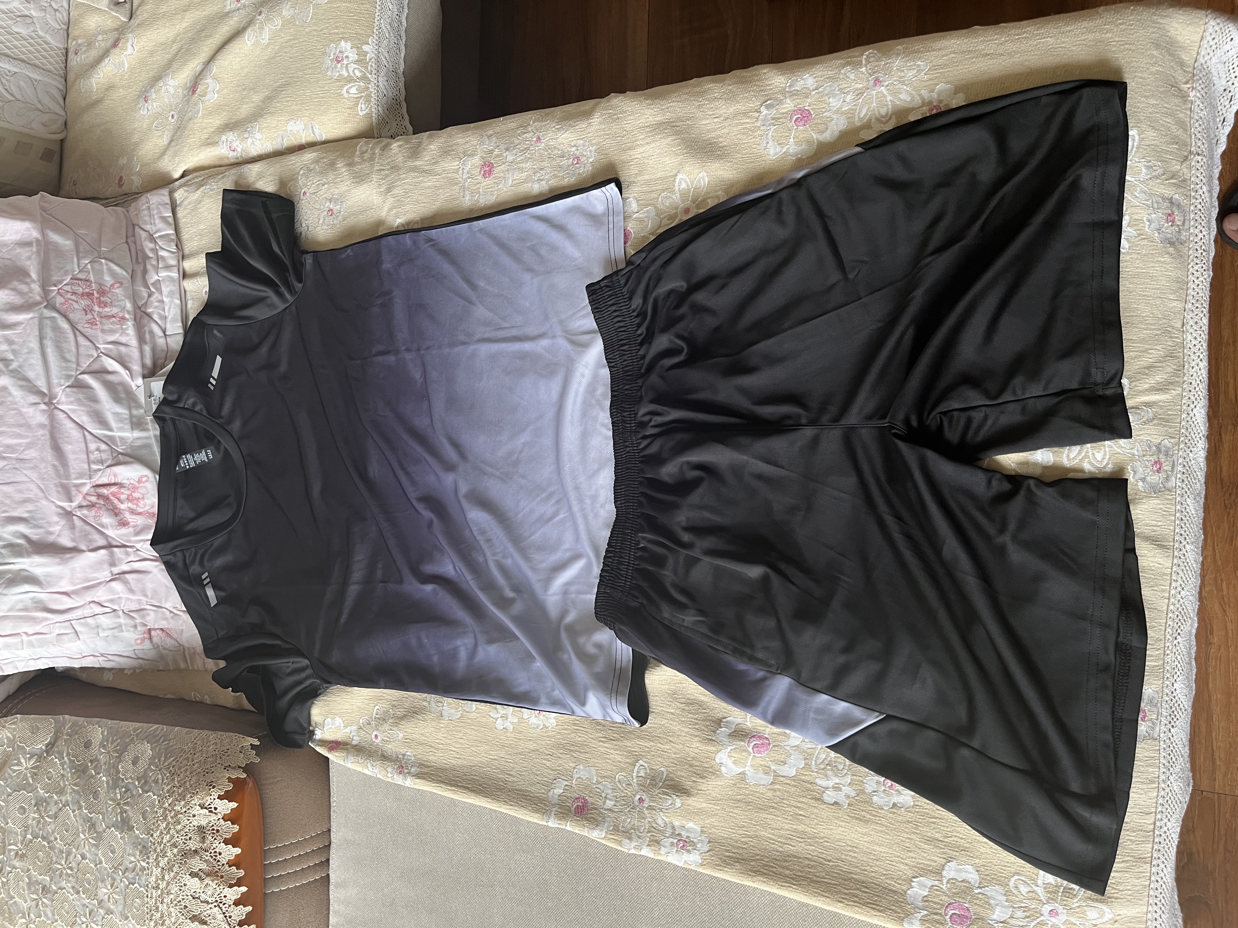 VICTORIATOURIST运动套装男女夏季健身服速干短袖T恤羽毛球篮球训练短裤跑步装备 实拍图