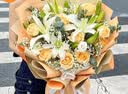 领香七夕情人节鲜花速递香槟玫瑰花束送女友老婆生日礼物全国同城配送 11朵香槟11朵白百合花束 实拍图