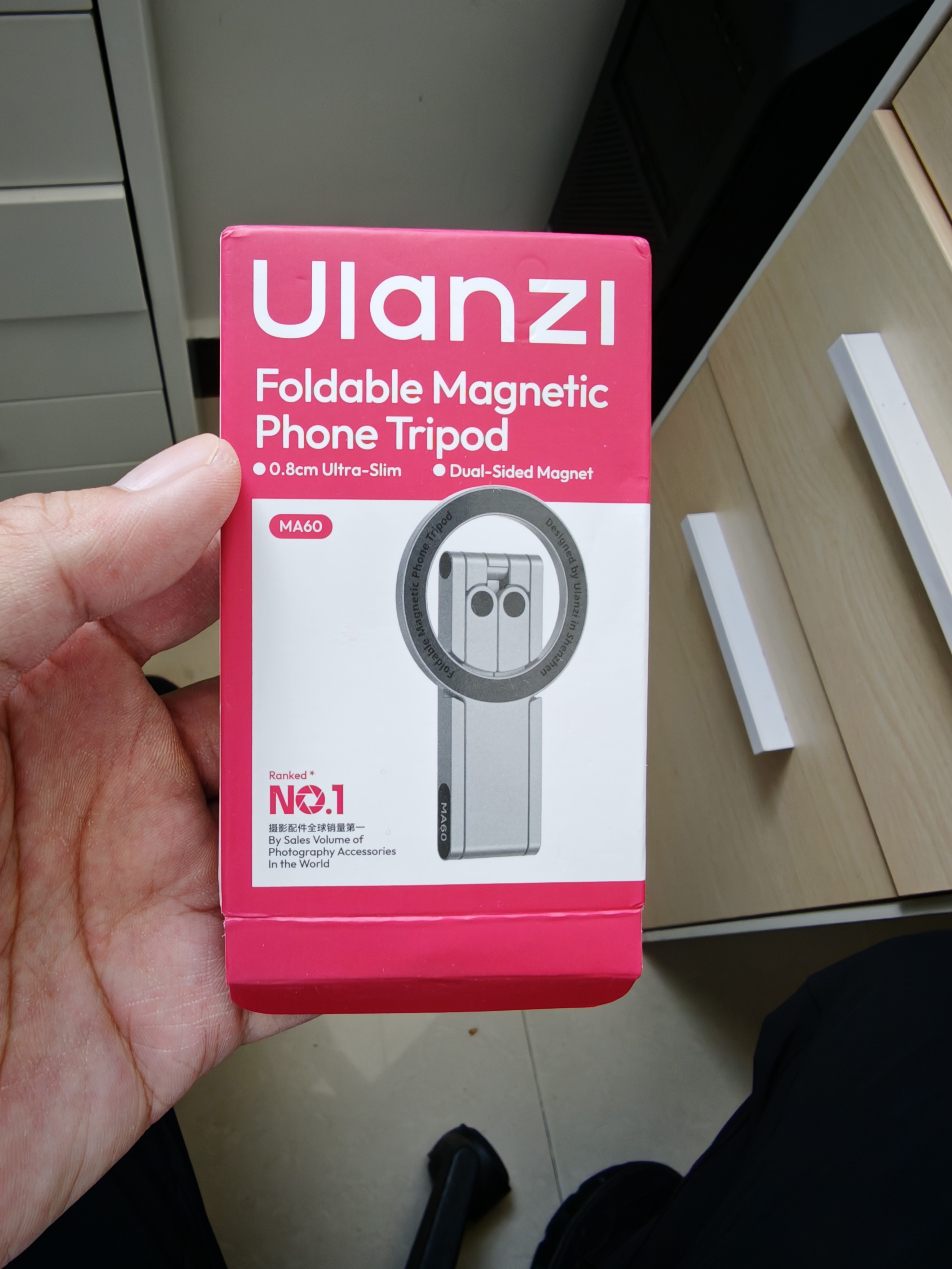 ulanzi优篮子双面磁吸手机支架桌面三脚架 迷你便携苹果手机自拍杆旅行拍照摄影直播通用配件 MA60 银 实拍图