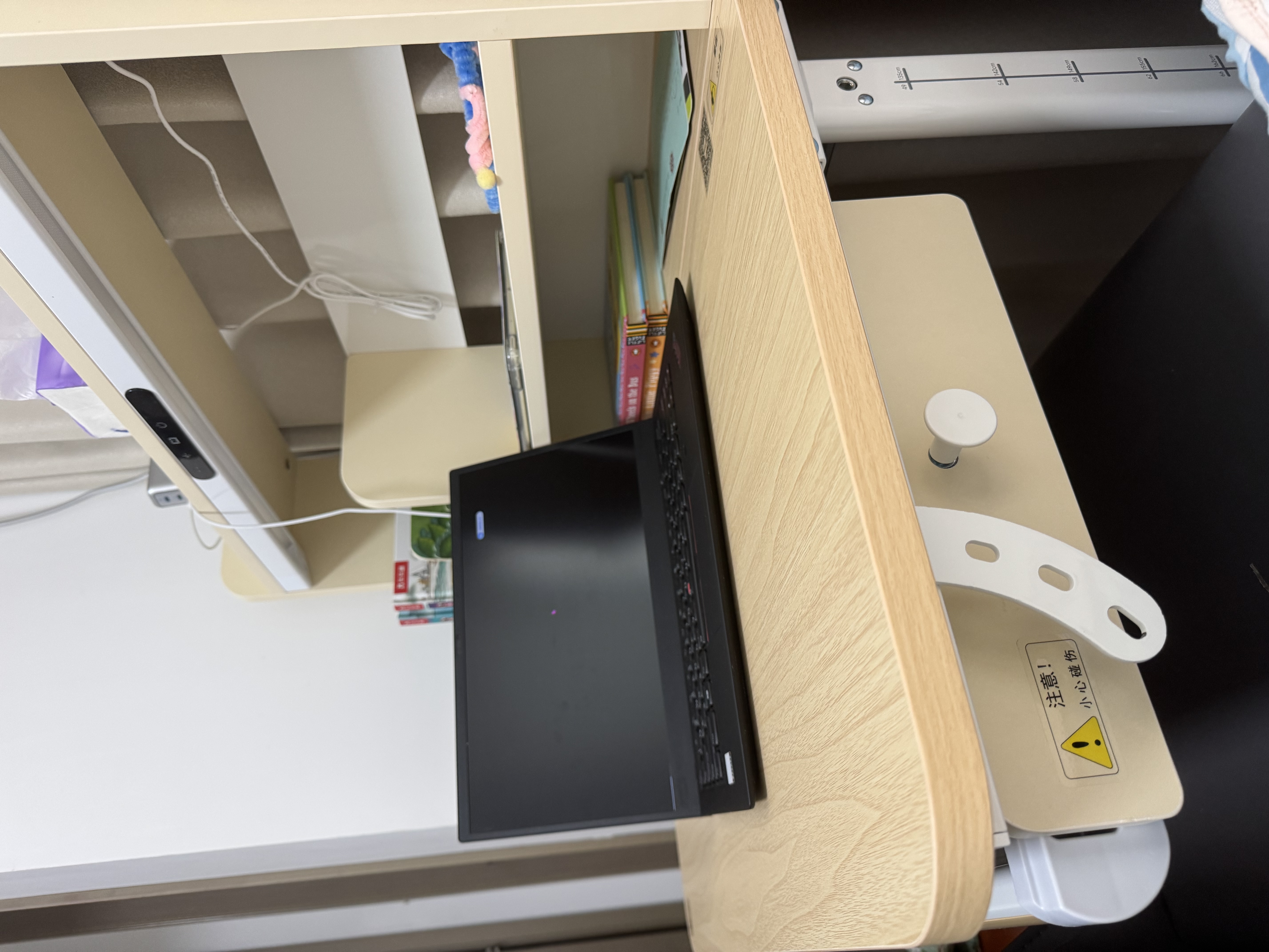 igrow爱果乐学而不凡儿童学习桌椅写字桌实木书桌儿童书桌套装 E7 80cm桌椅 实木桌+国AA护眼灯 80CM宽 实拍图