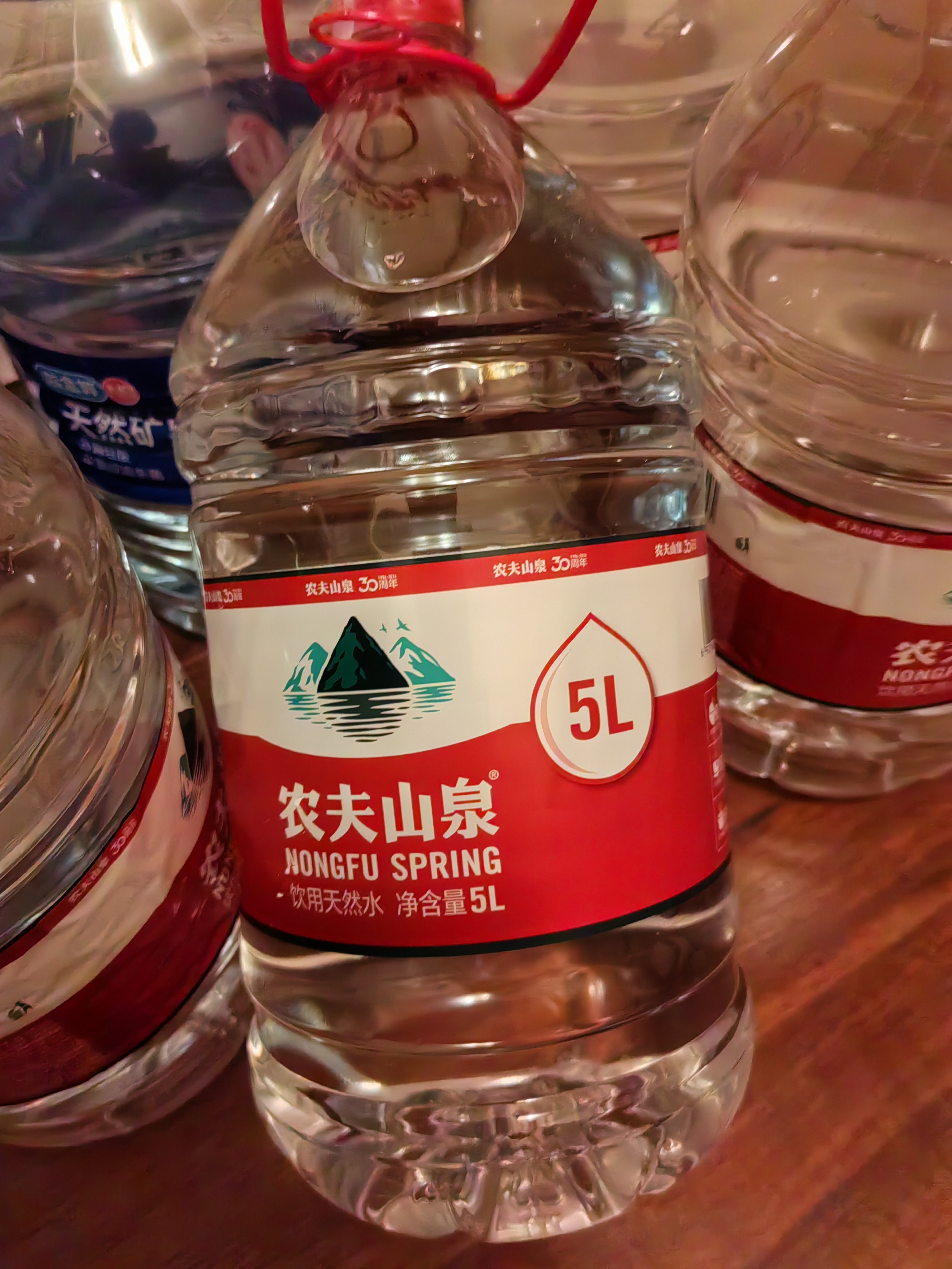 农夫山泉 饮用水 饮用天然水5L*4桶 家庭饮用水 桶装水 整箱装 实拍图