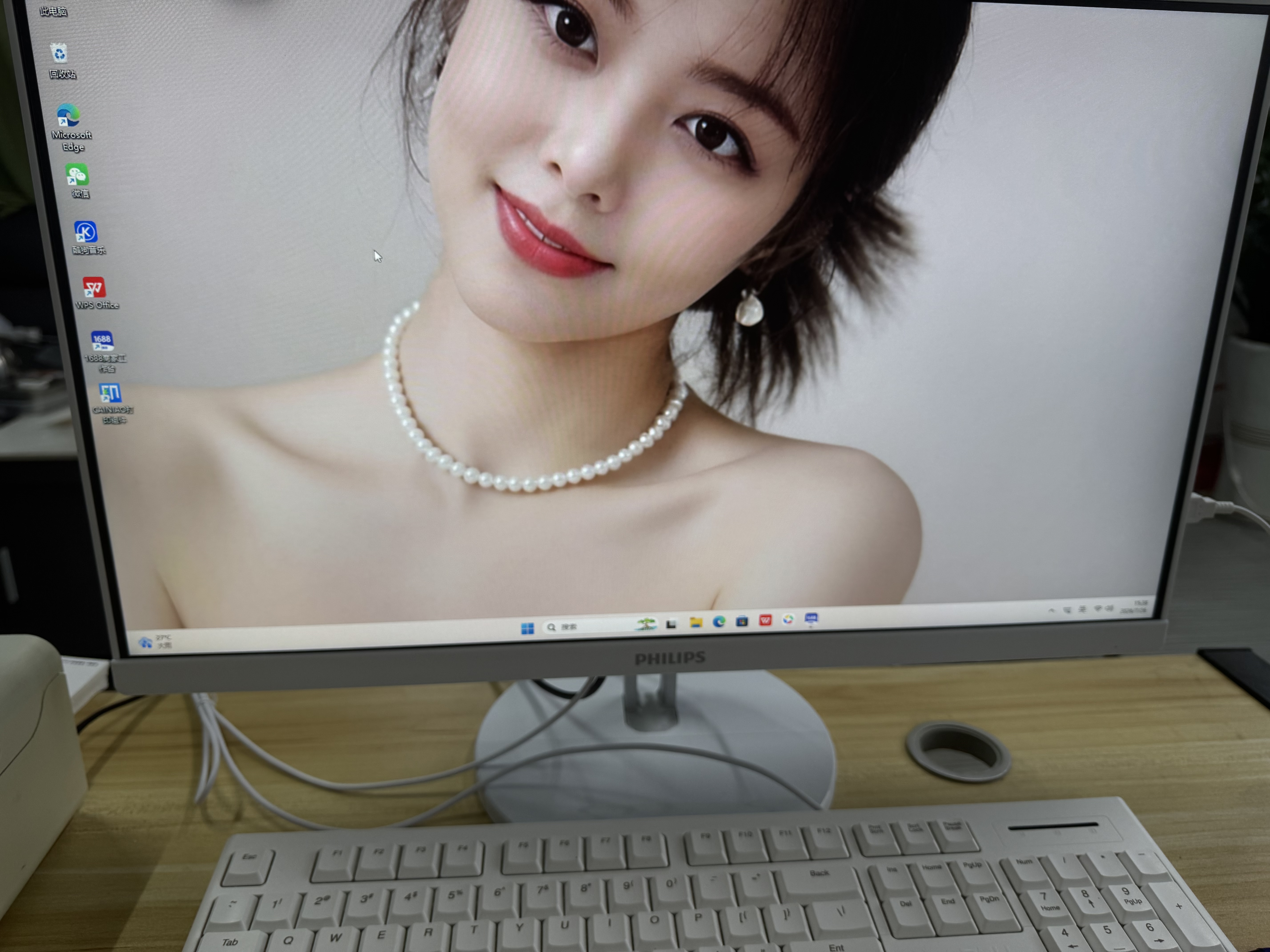 飞利浦（PHILIPS）S9 23.8英寸台式一体机电脑商用办公家用学习收银主机( 酷睿i5-12450H 16G 512G SSD 双频WiFi)白 实拍图