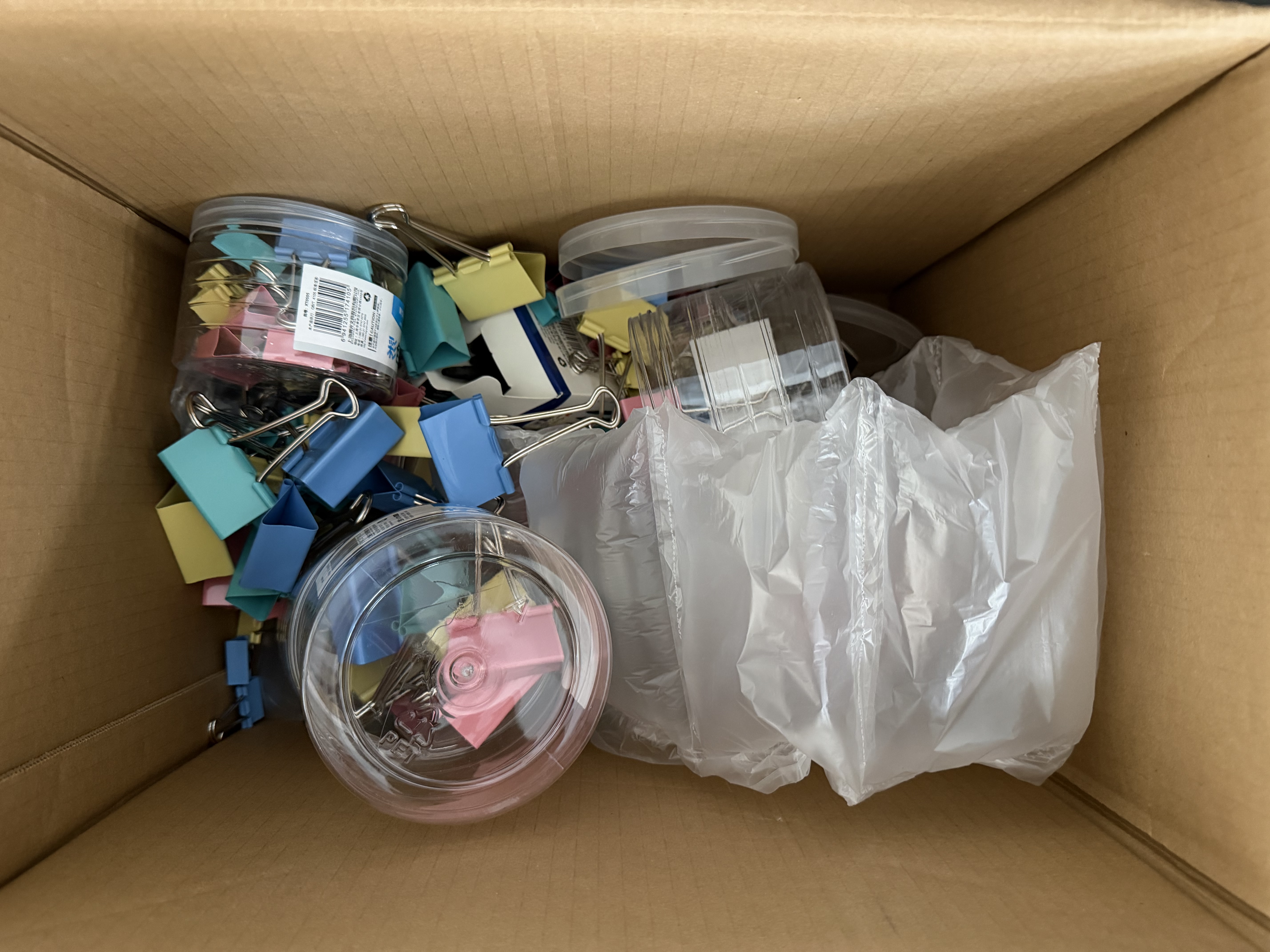 晨光(M&G)文具 【超级爆款】3#32mm 24只/罐 彩色长尾夹 经济型办公燕尾夹 ABS916J3 实拍图