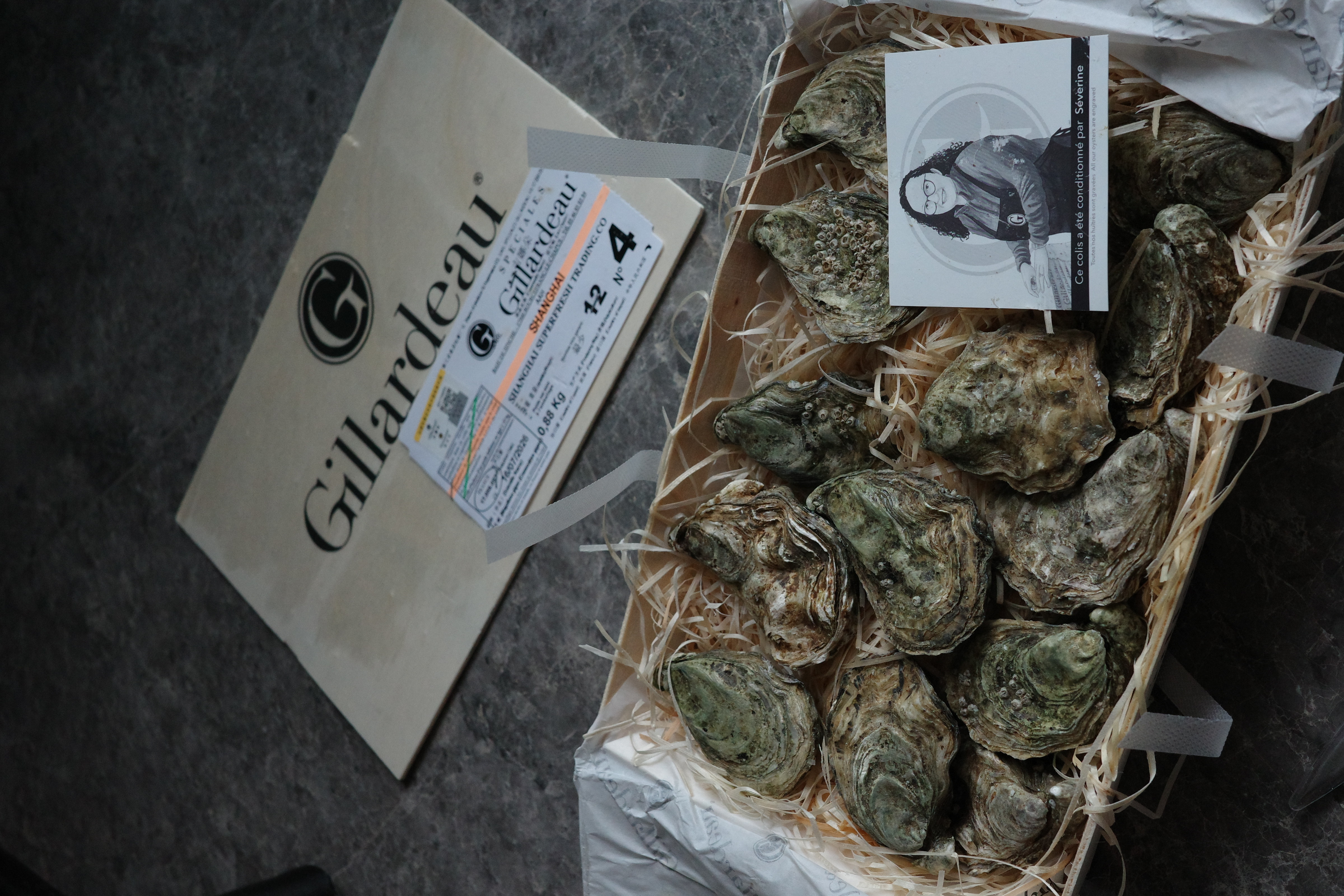 吉娜朵鲜活法国进口活体生蚝12只N0/N1/N4 生鲜牡蛎 即食刺身 源头直发 12N4 实拍图