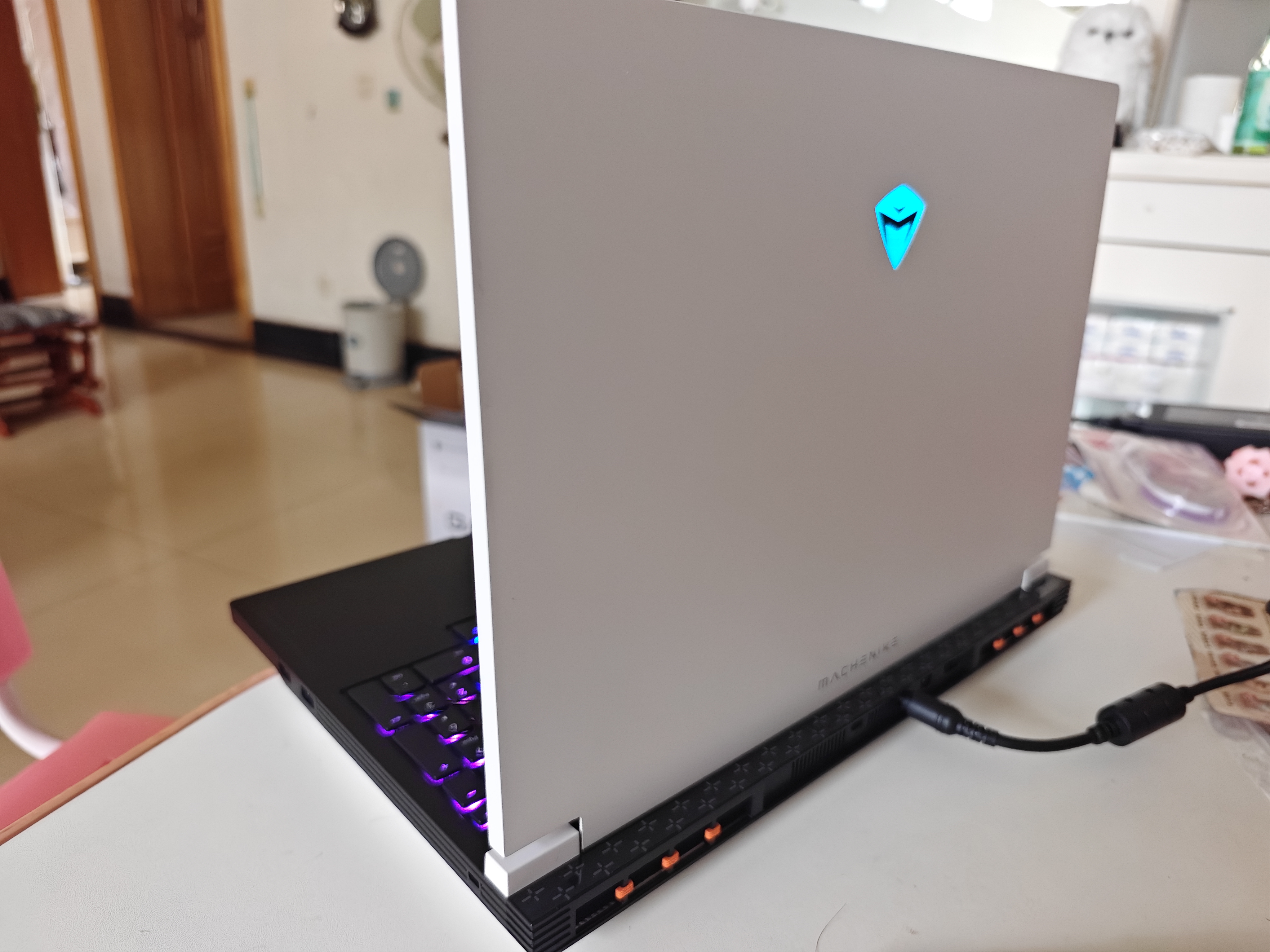 机械师全新曙光16Pro【RTX5060 】16英寸AI旗舰游戏本笔记本电脑 酷睿i9-13900HX 240Hz 16G1T国补 实拍图
