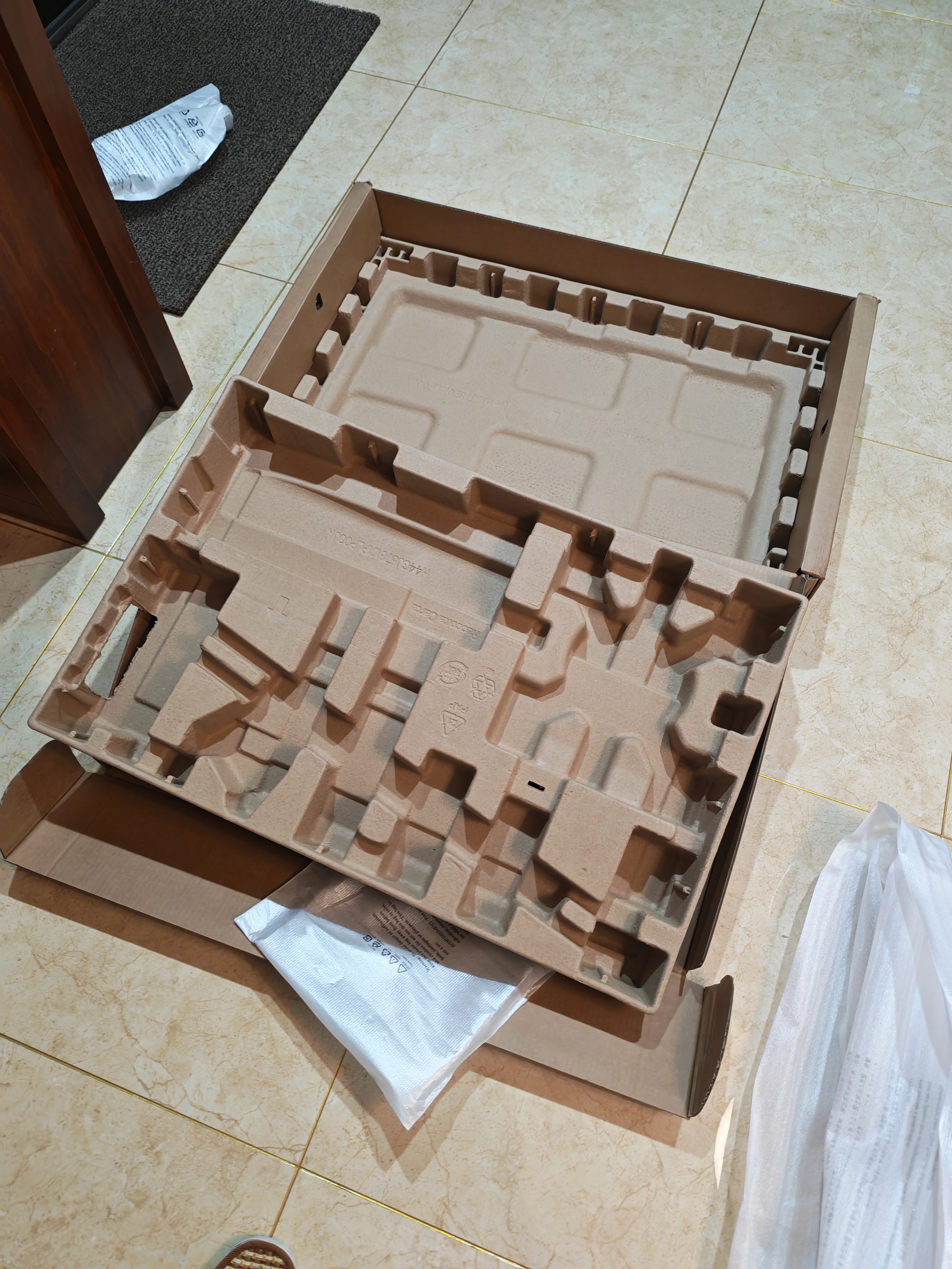 AOC显示器4K 31.5英寸 专业设计师电脑显示屏幕 硬件低蓝光 台式拓展笔记本外接扩展屏U32P4C 实拍图