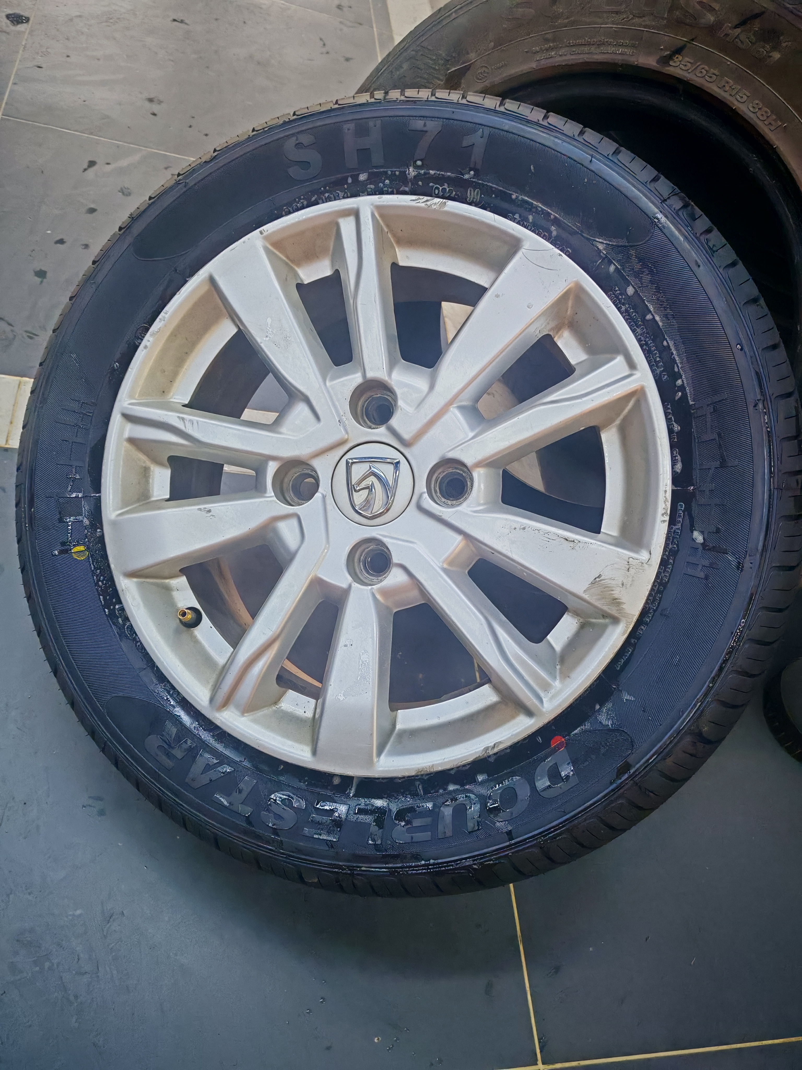 双星JUOGO轮胎 185/65R15 88H SH71适配轩逸/悦纳/爱丽舍/欧尚A600 实拍图