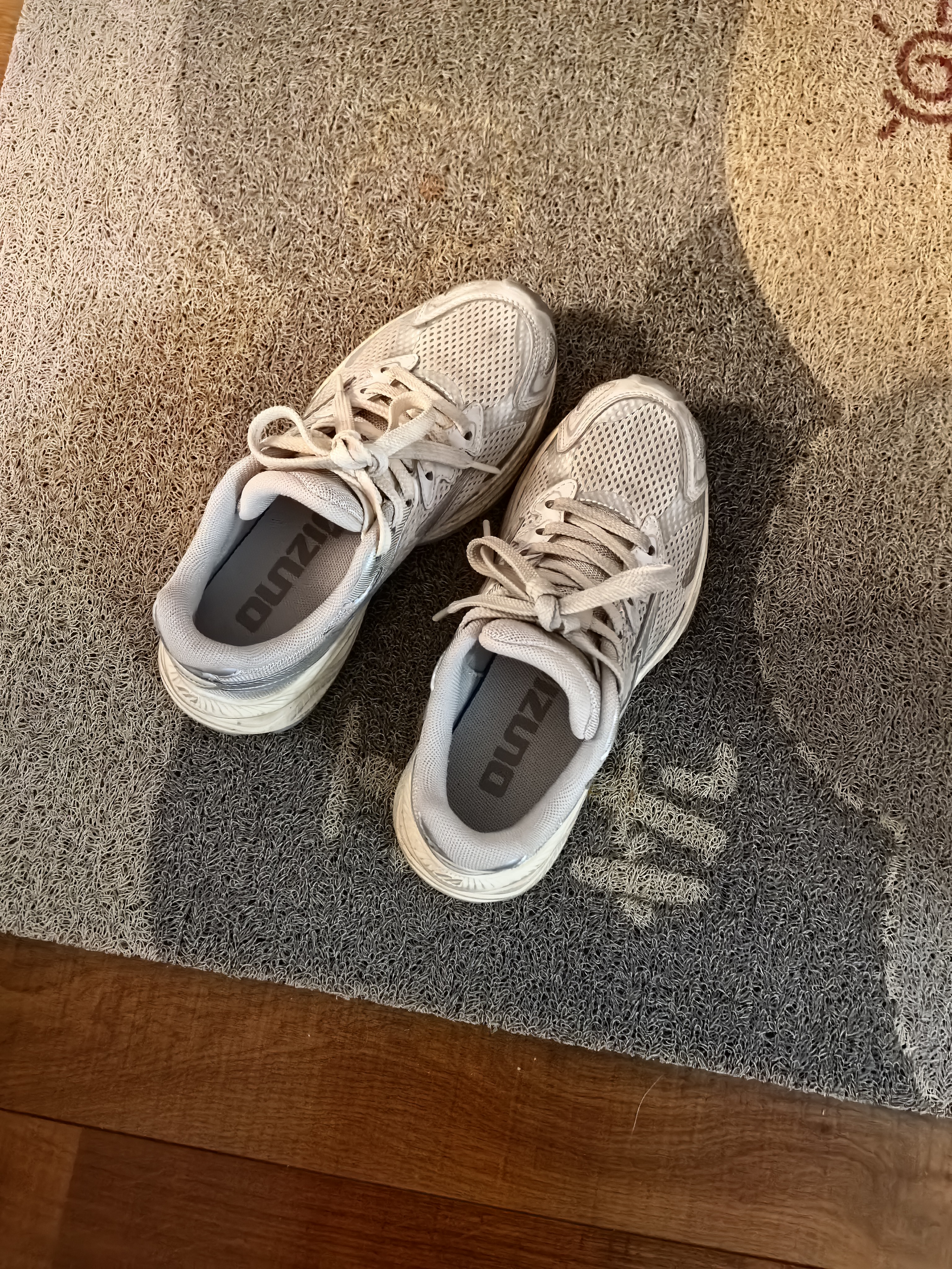 美津浓（MIZUNO）【吴曦同款】新款男女运动鞋子休闲加厚保暖防泼水跑步鞋RACER S 实拍图