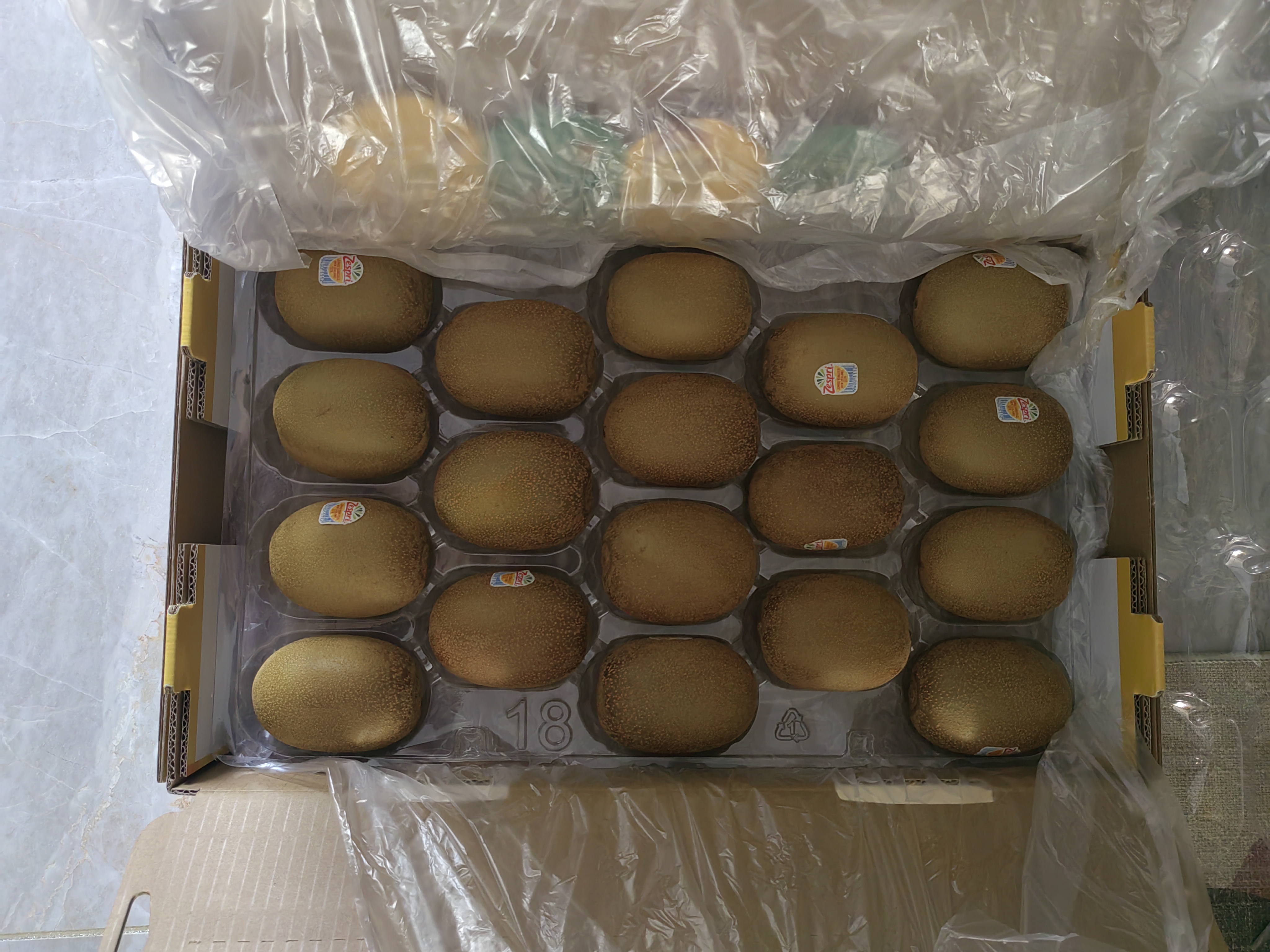 佳沛（zespri）新西兰 阳光金果18粒超大果原箱单果175-204g 猕猴桃水果礼盒 实拍图