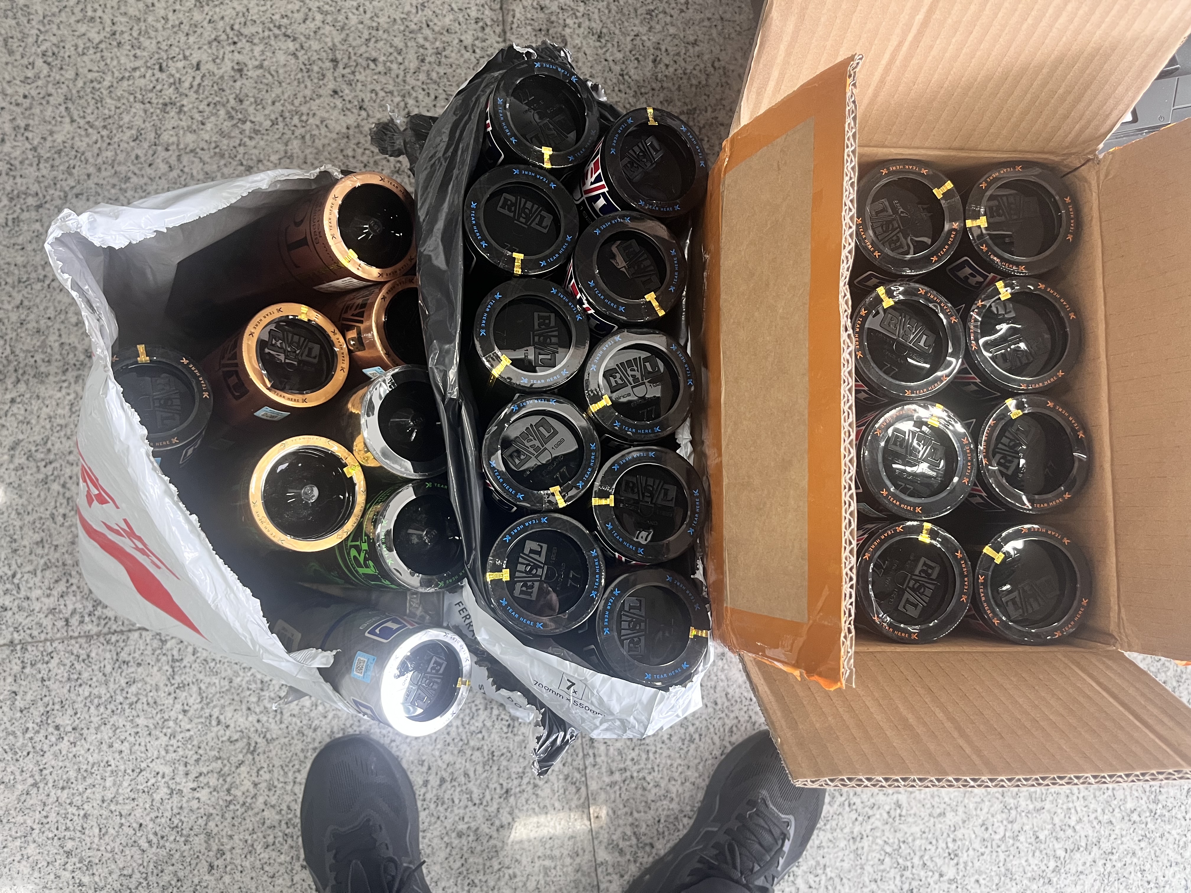 亚狮龙（RSL）羽毛球比赛训练稳定耐打RSL6号鸭毛77速12只装/桶 实拍图
