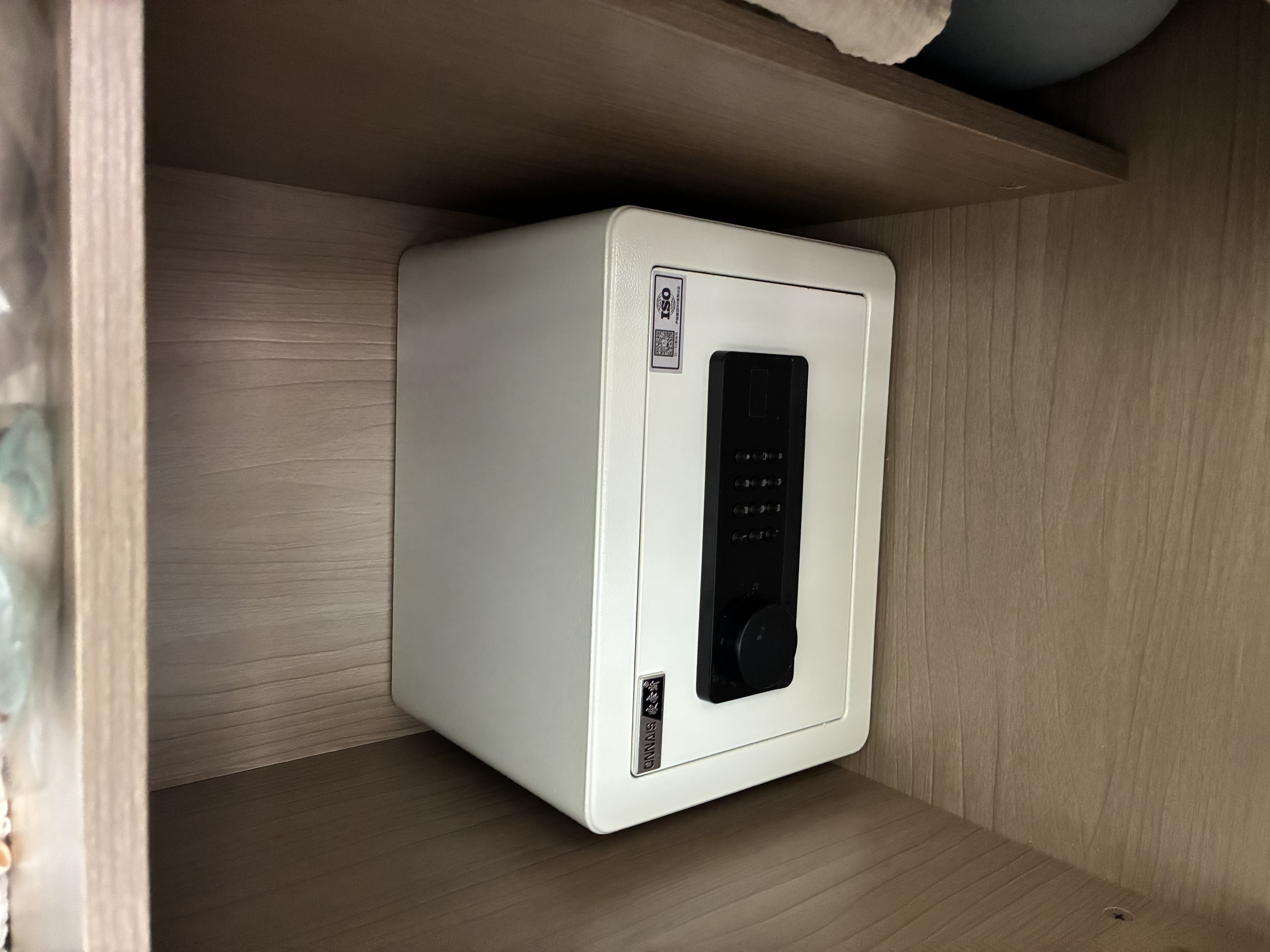 欧奈斯ONNAIS保险柜家用小型25cm办公密码WIFI保险箱防盗指纹入墙报警手机智能新款商用保管箱床头全钢保管柜 25cm典雅白电子密码（远程授权） 实拍图