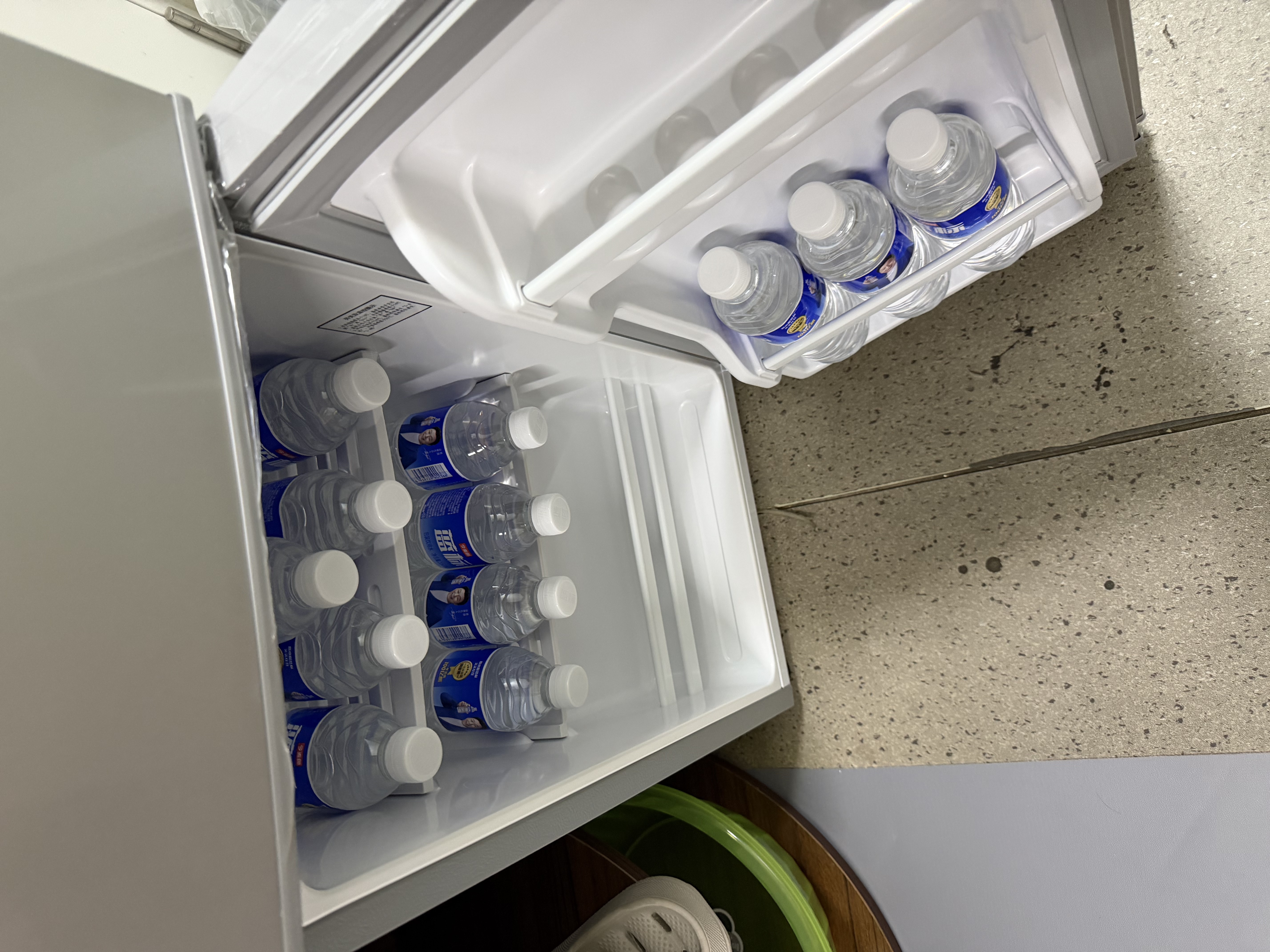 奥克斯小冰箱家用小型迷你冷藏冷冻两用出租房宿舍用节能省电寝室办公室电冰箱 【节能省电】166银色【高效保鲜 铜管速冷】48L 实拍图