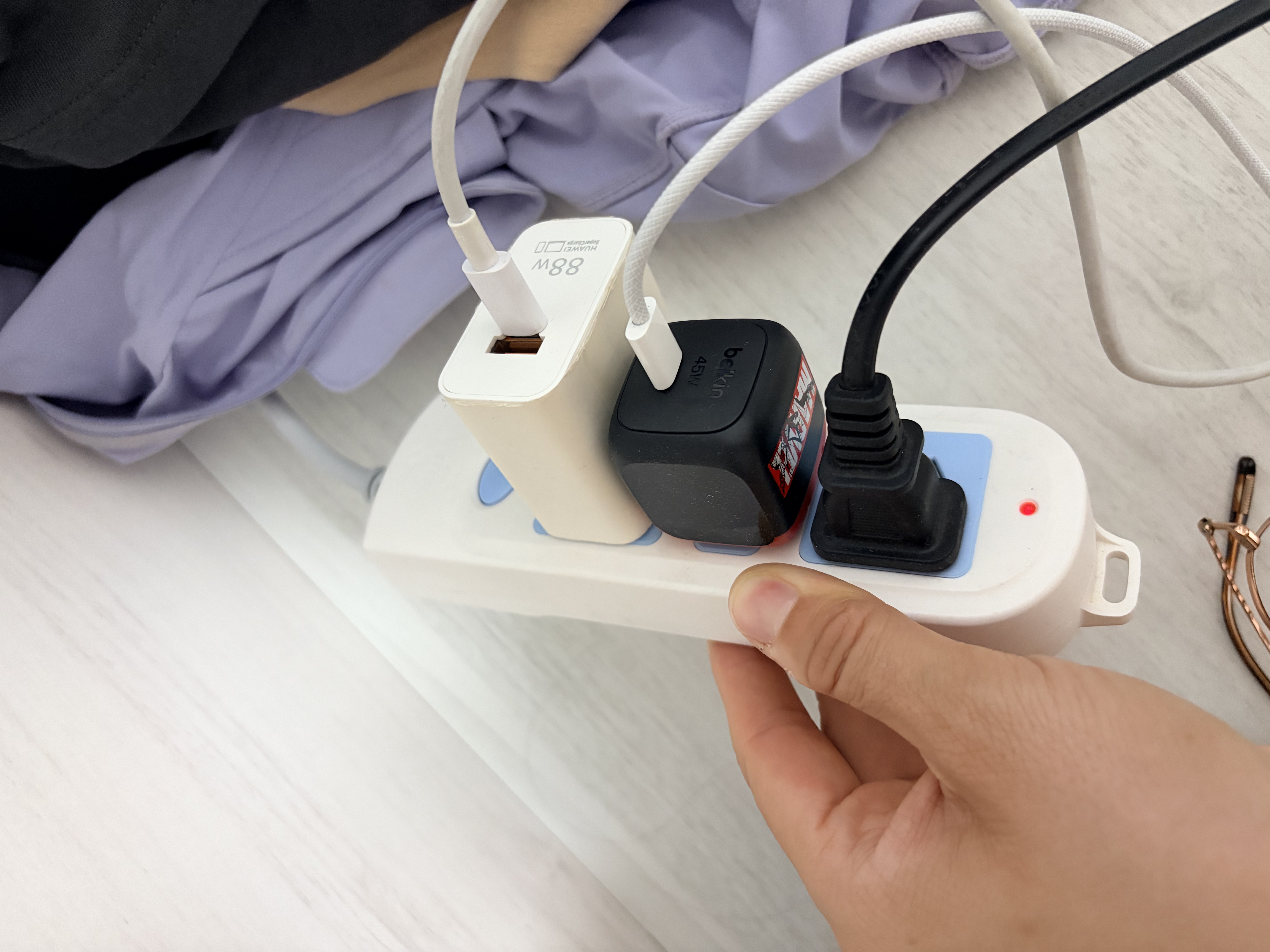 贝尔金（BELKIN）充电器PD快充 苹果充电器 45W便携充电头 Type-C手机iPhone充电头 C口电源适配器 漫威 实拍图
