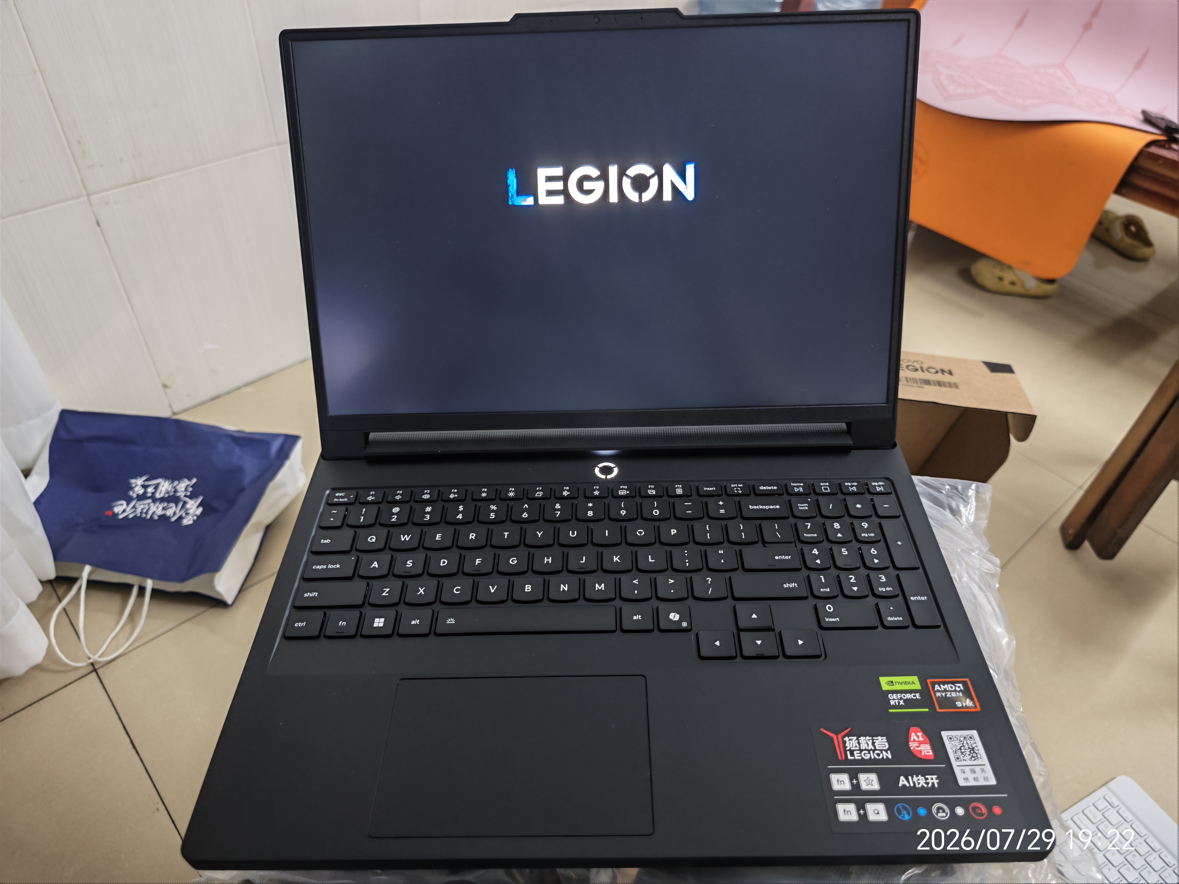联想拯救者R9000P 2026 电竞游戏本笔记本(锐龙 9 8945HX 16G 1T RTX5060 2.5k 240Hz 100% DCI-P3)黑 实拍图