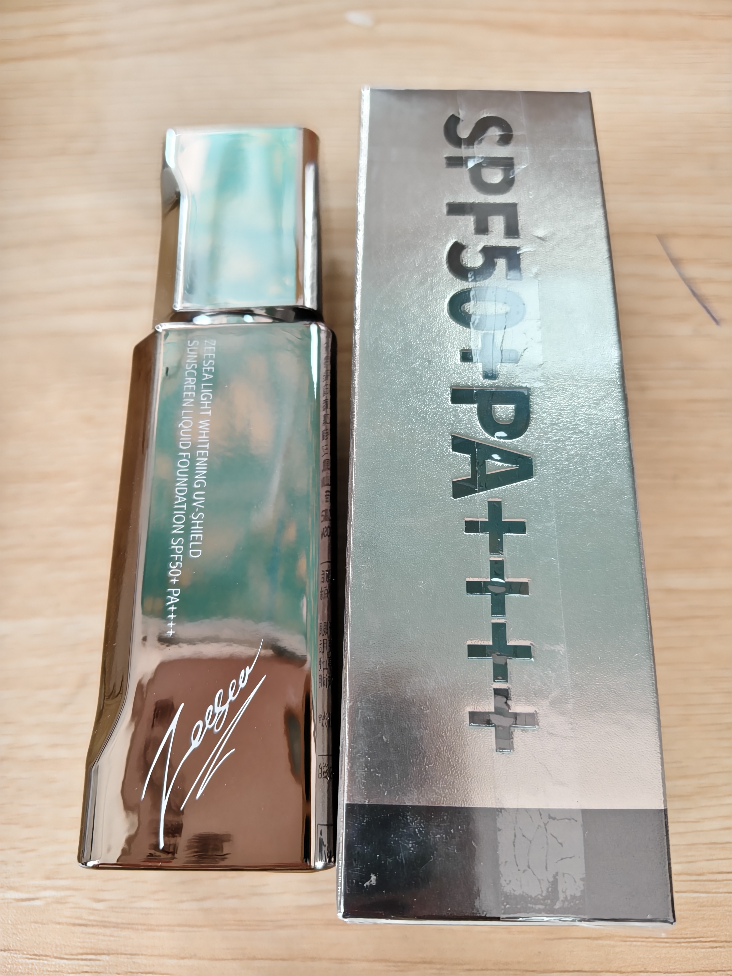 ZEESEA滋色羽感美白防晒粉底液SPF50+ PA++++（象牙色） 实拍图