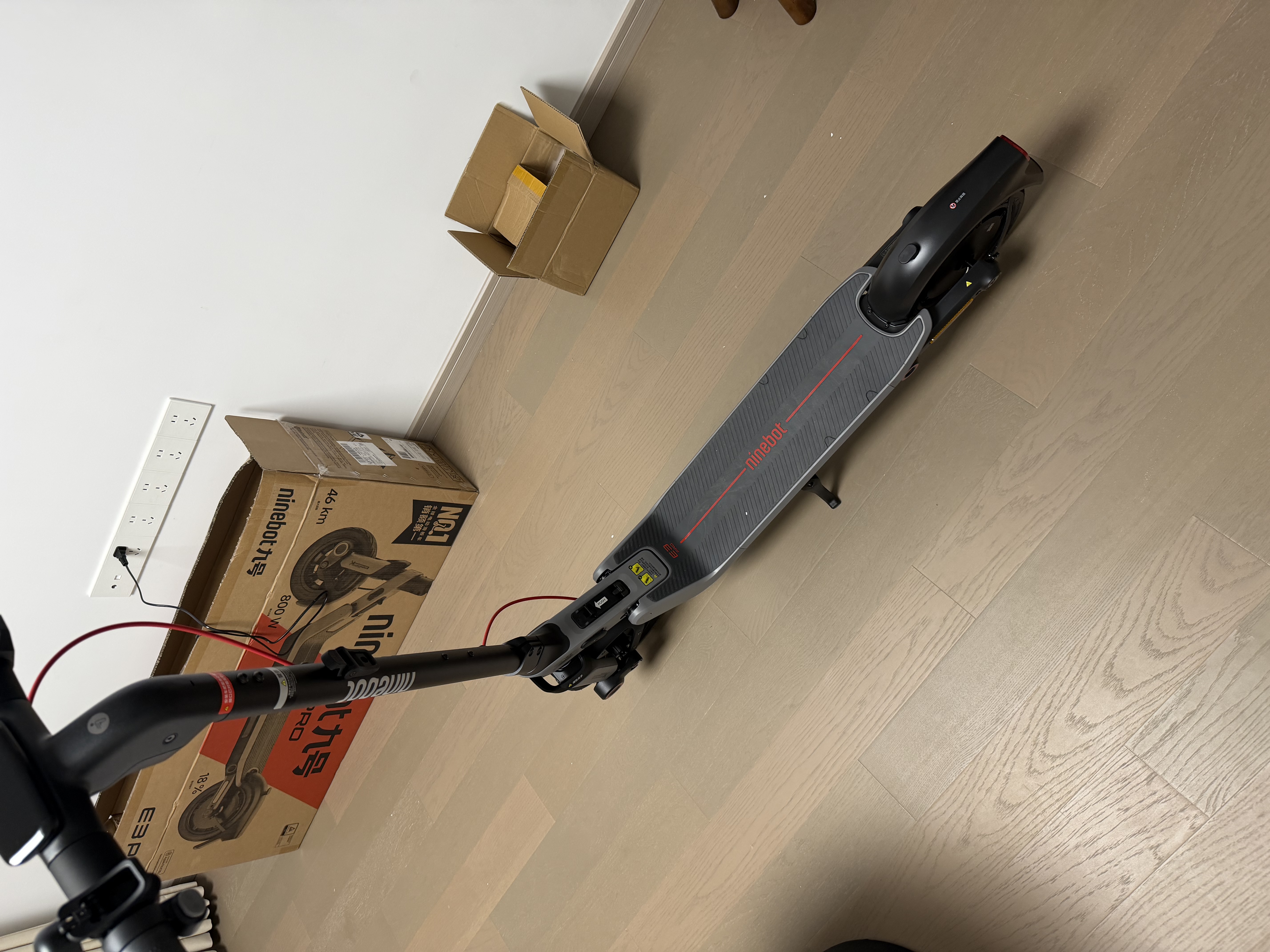 九号（Ninebot）电动滑板车成年人两轮代步折叠便携式智能减震避震防滑稳定全新第三代滑板车E3Pro+箱包座椅套装 实拍图