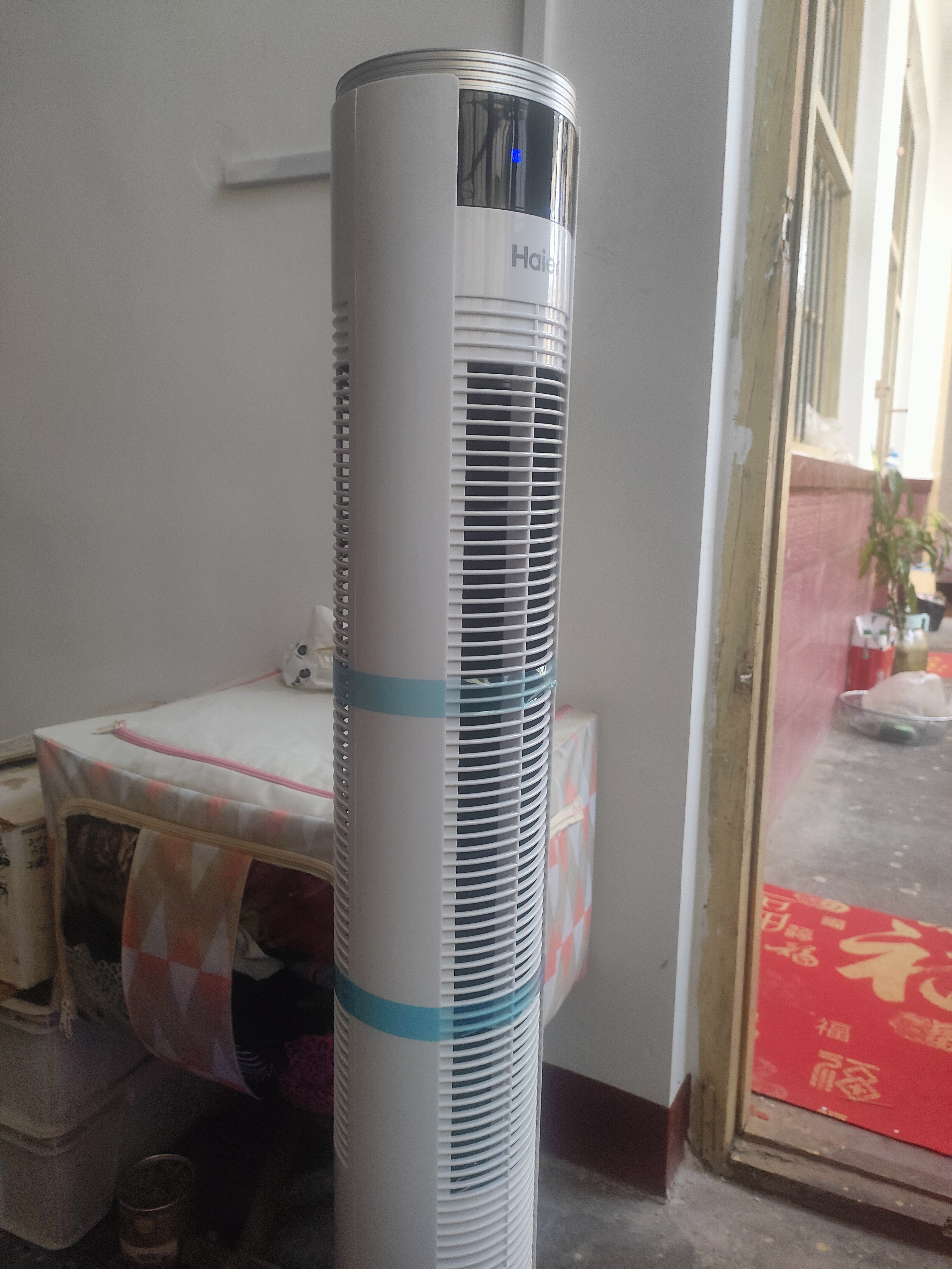 海尔（Haier） 电风扇家用塔扇遥控定时落地扇轻音摇头办公室无叶风扇立式电扇空气循环扇落地扇卧室风扇 【灭蚊款】1米1加高遥控定时FZY1101A 实拍图