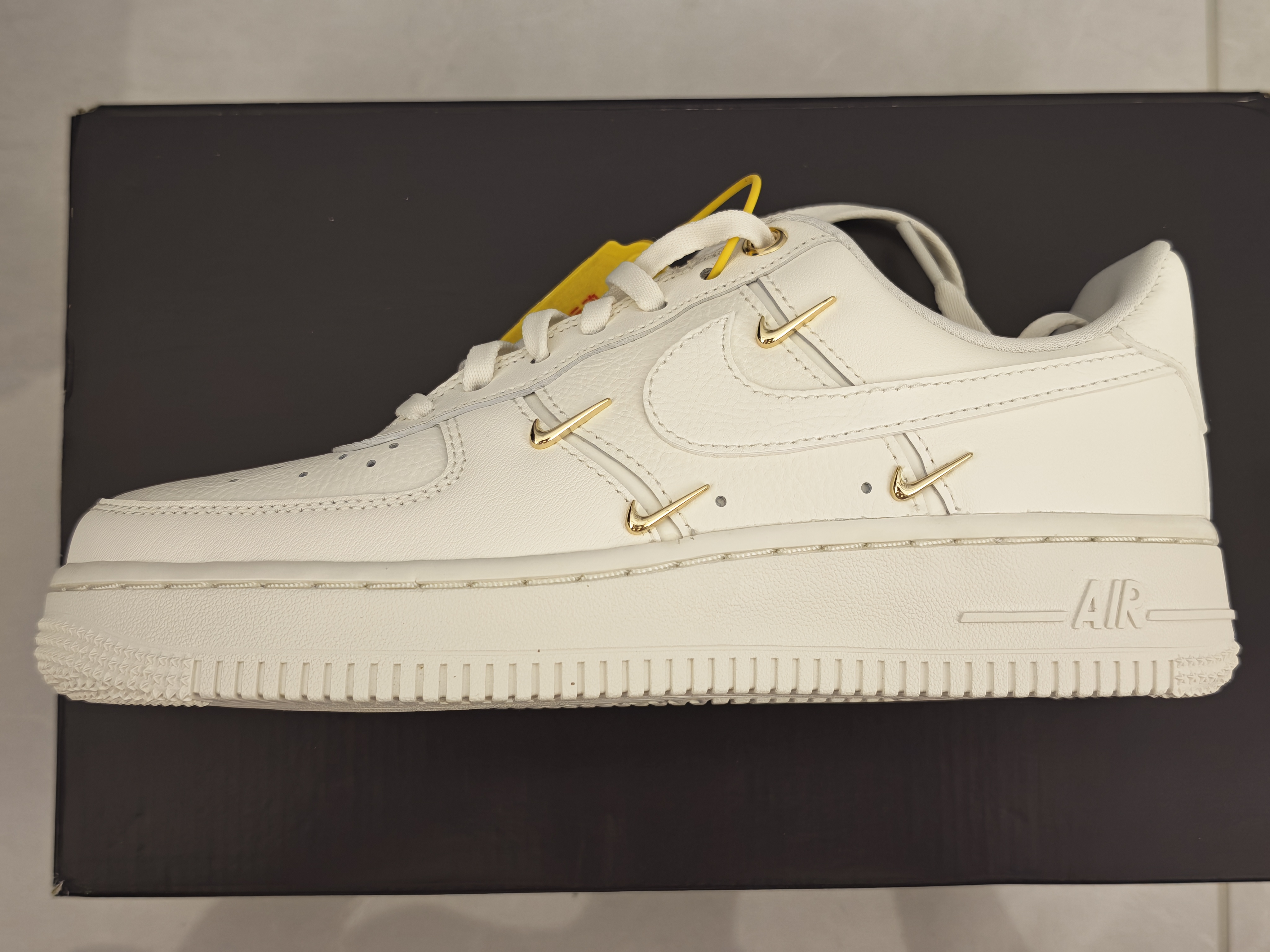 耐克NIKE女空军一号AF1 运动鞋FV3654-111帆白36 实拍图