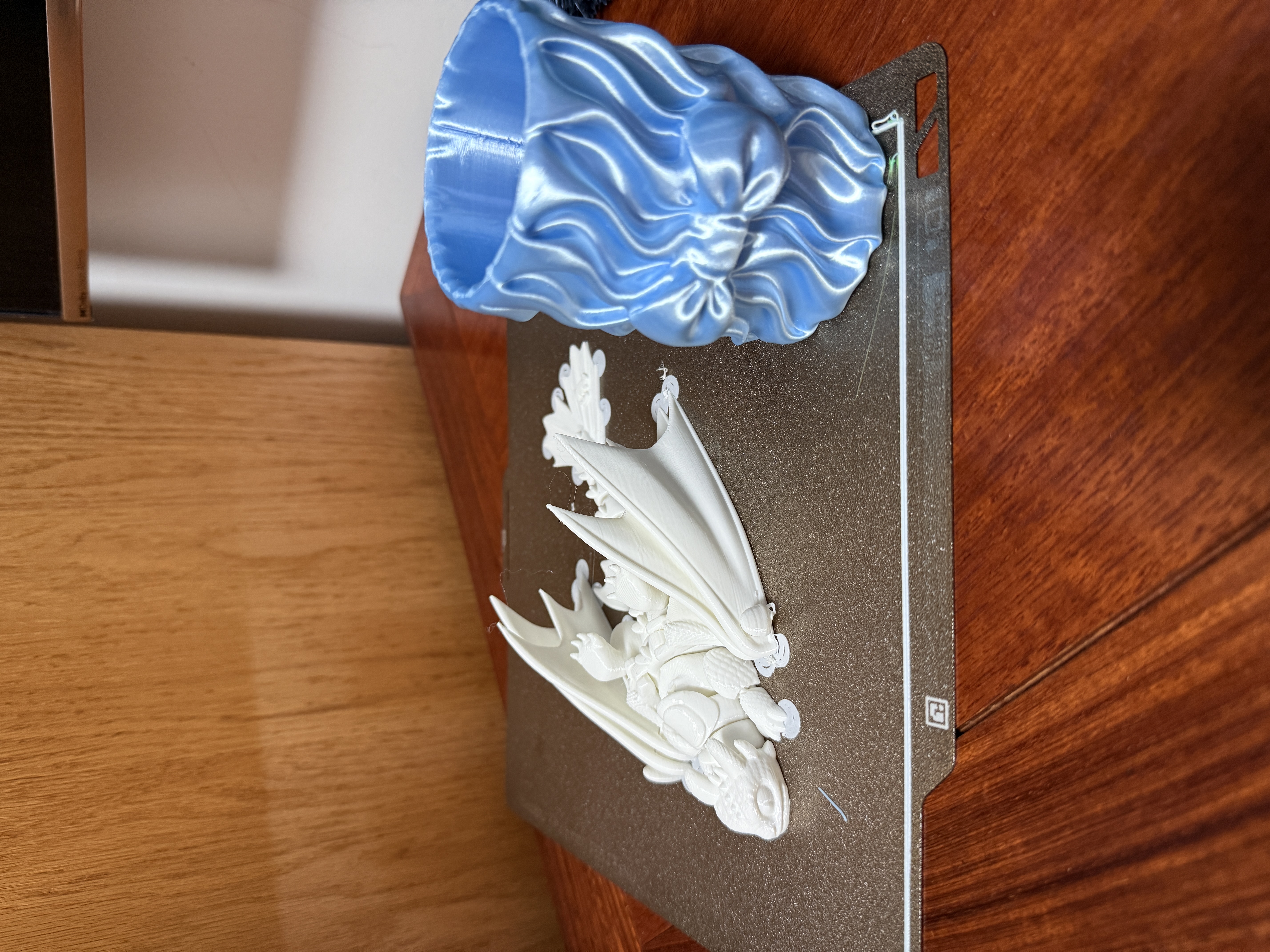 拓竹PLA Silk+光泽丝绸 3D打印耗材 质感色彩丰富 强度升级易打印 美学线材 RFID智能参数识别 天空蓝13603 含料盘 实拍图