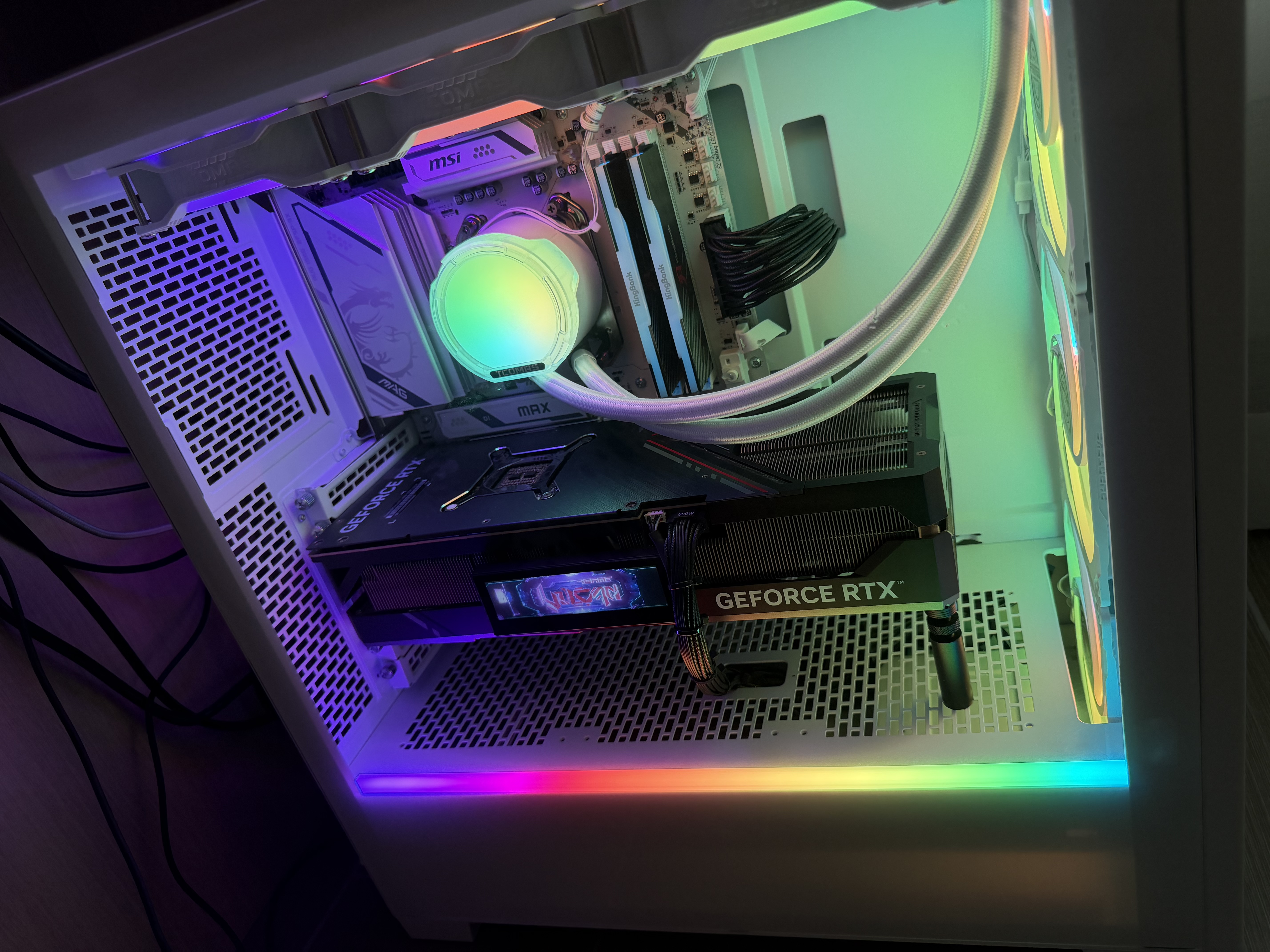 微星（MSI）主板CPU套装B850 GAMING PLUS MAX WIFI+AMD 9700X  板U套装 实拍图