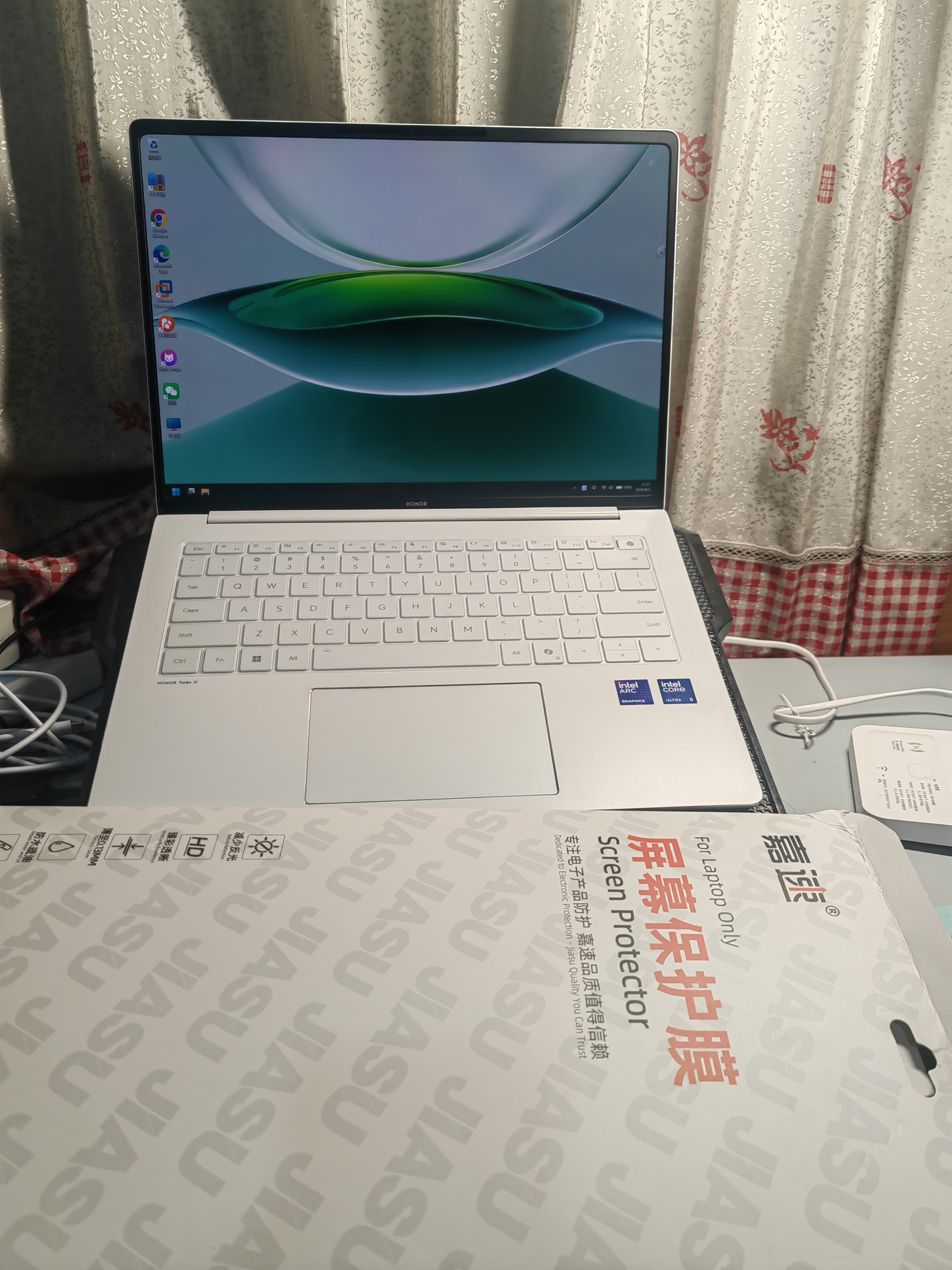 嘉速荣耀MagicBook Pro14 2026/25专用高清屏幕膜 14英寸笔记本电脑屏幕保护贴膜 全屏高清易贴 实拍图